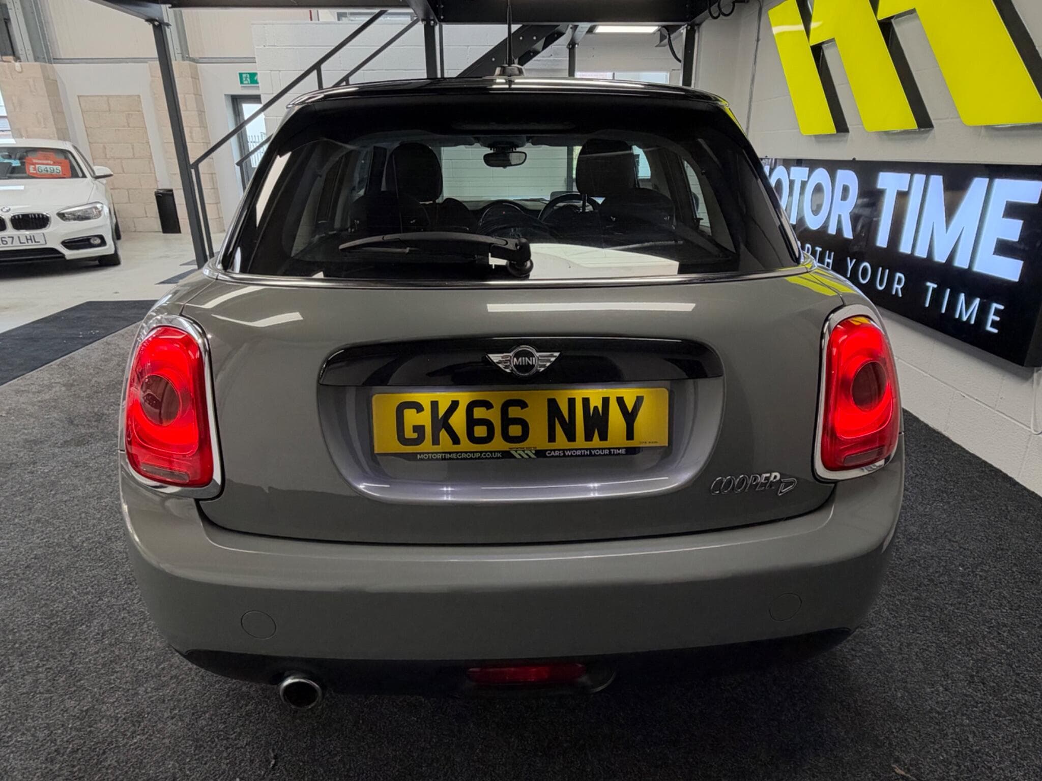 2016 MINI Hatch - Thumbnail 7