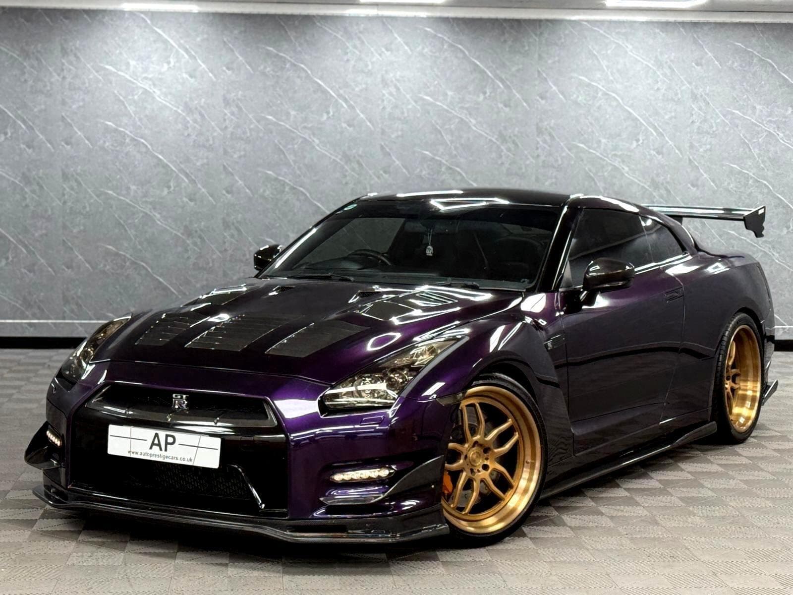 2011 Nissan GT-R - Thumbnail 10