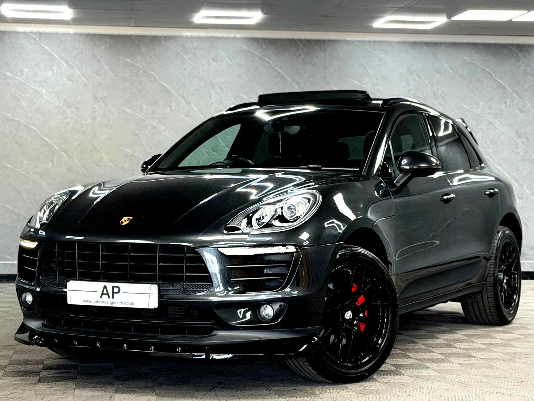 2016 Porsche Macan - Thumbnail 5