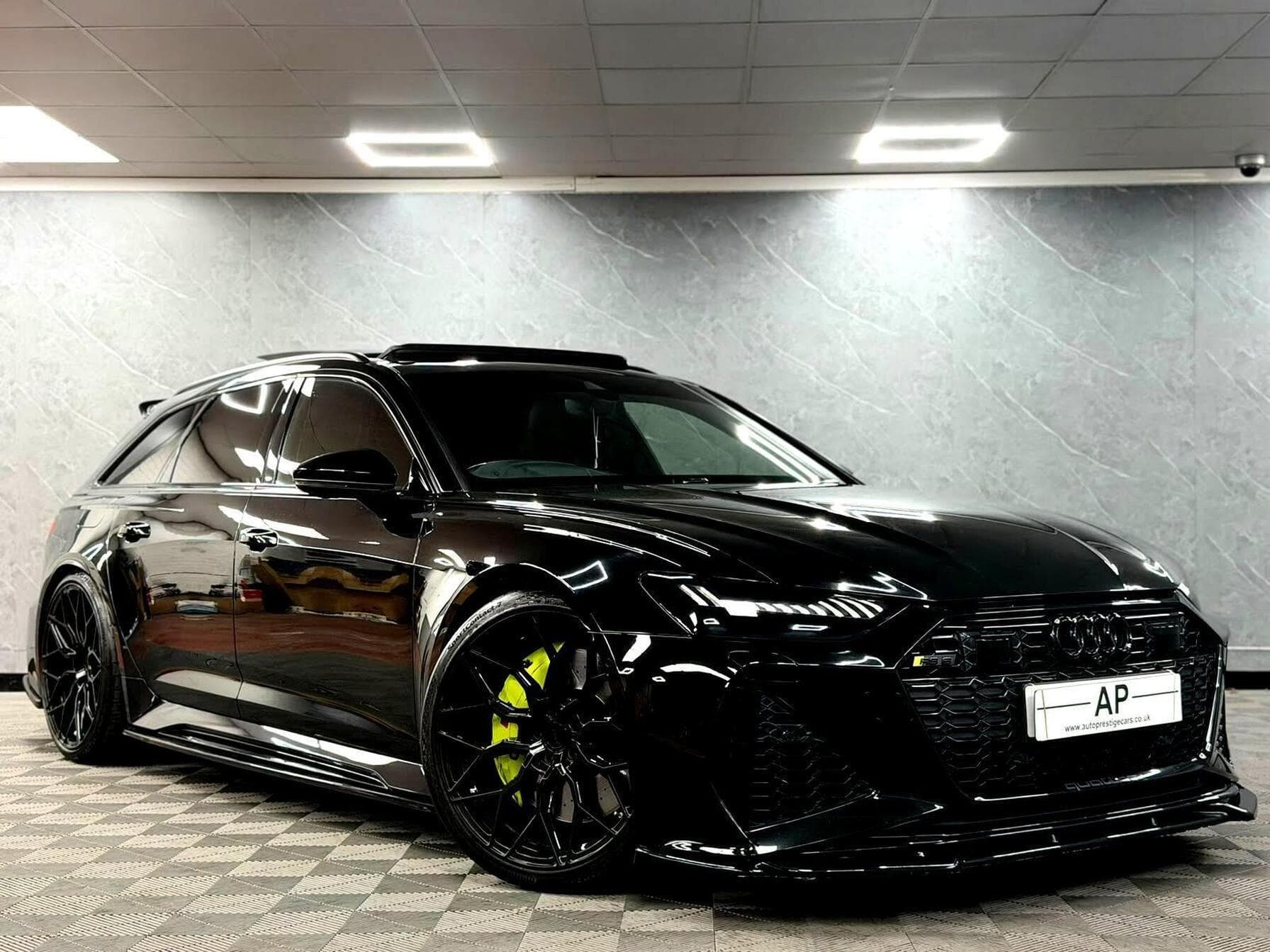 2021 Audi RS6 Avant - Image 1