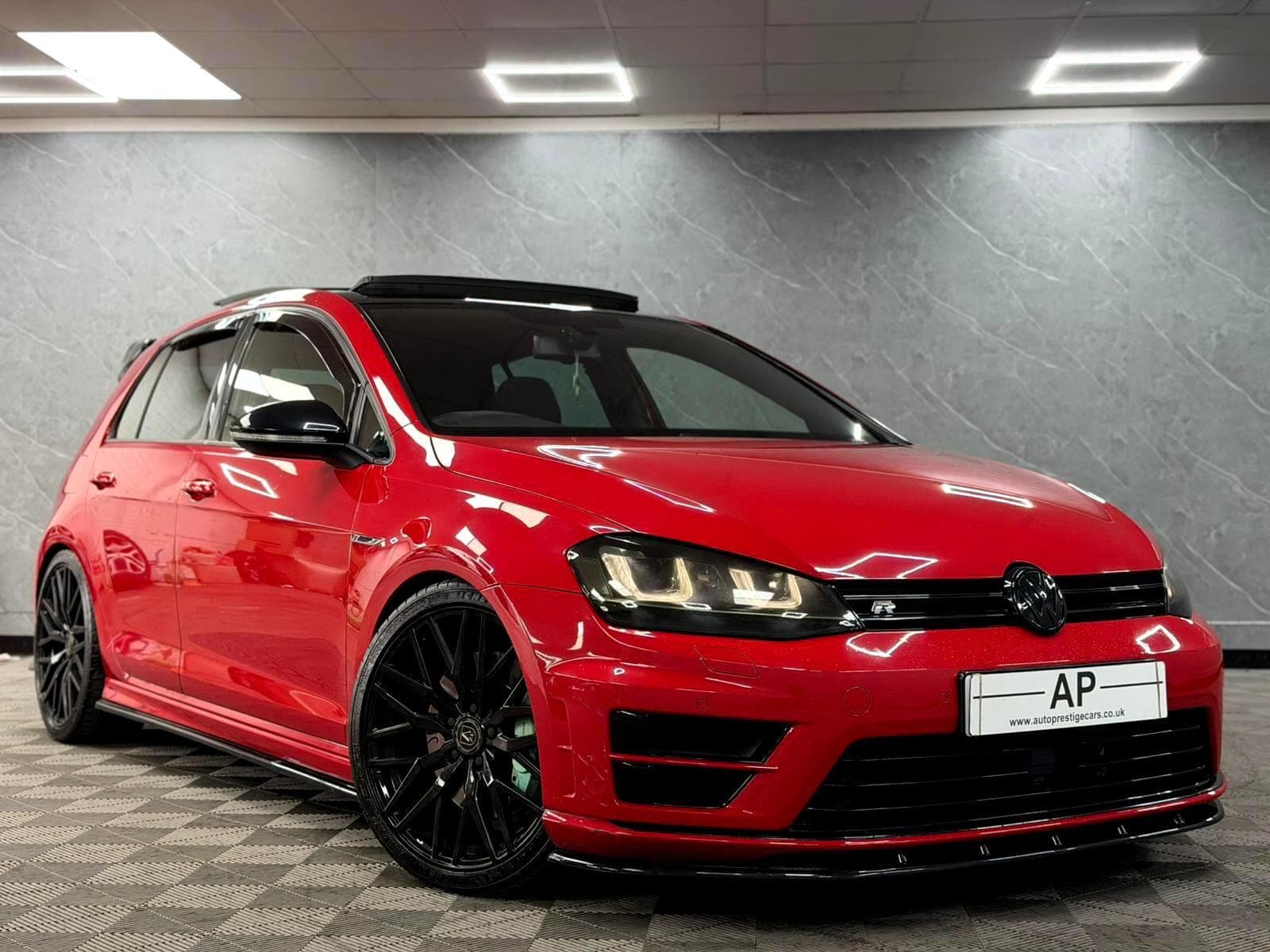 2015 Volkswagen Golf - Image 3