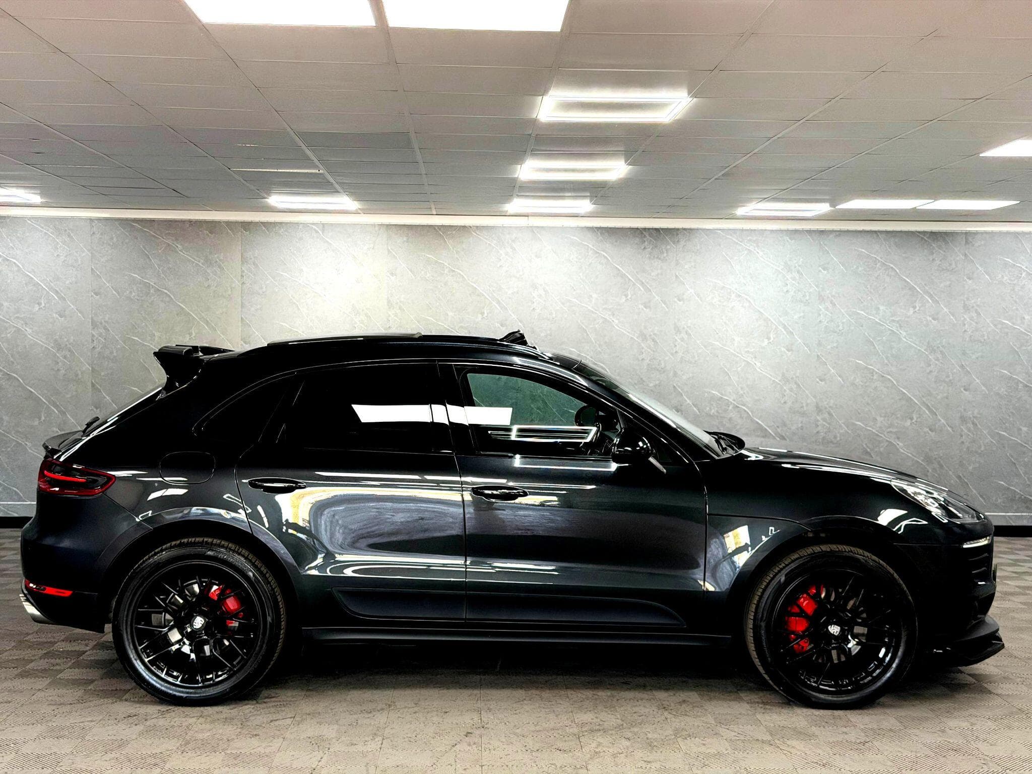 2016 Porsche Macan - Thumbnail 23