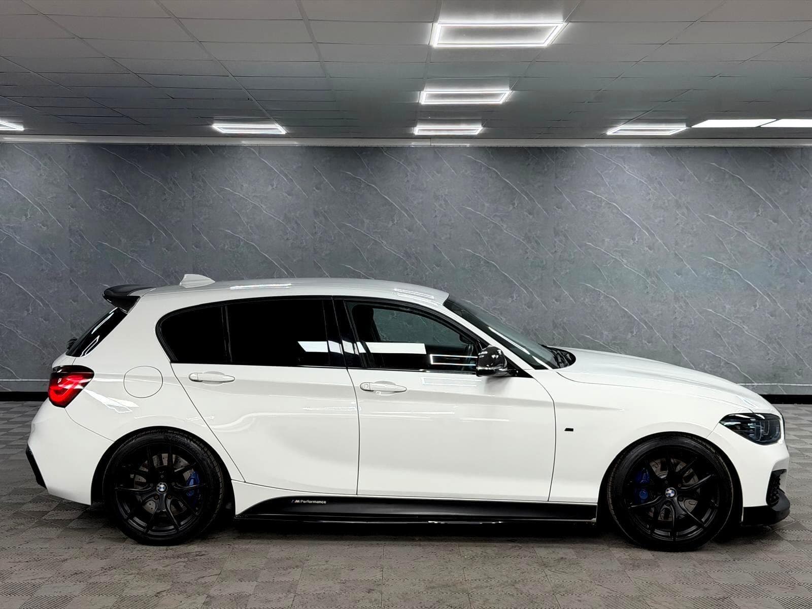 2018 BMW 1 Series - Thumbnail 25