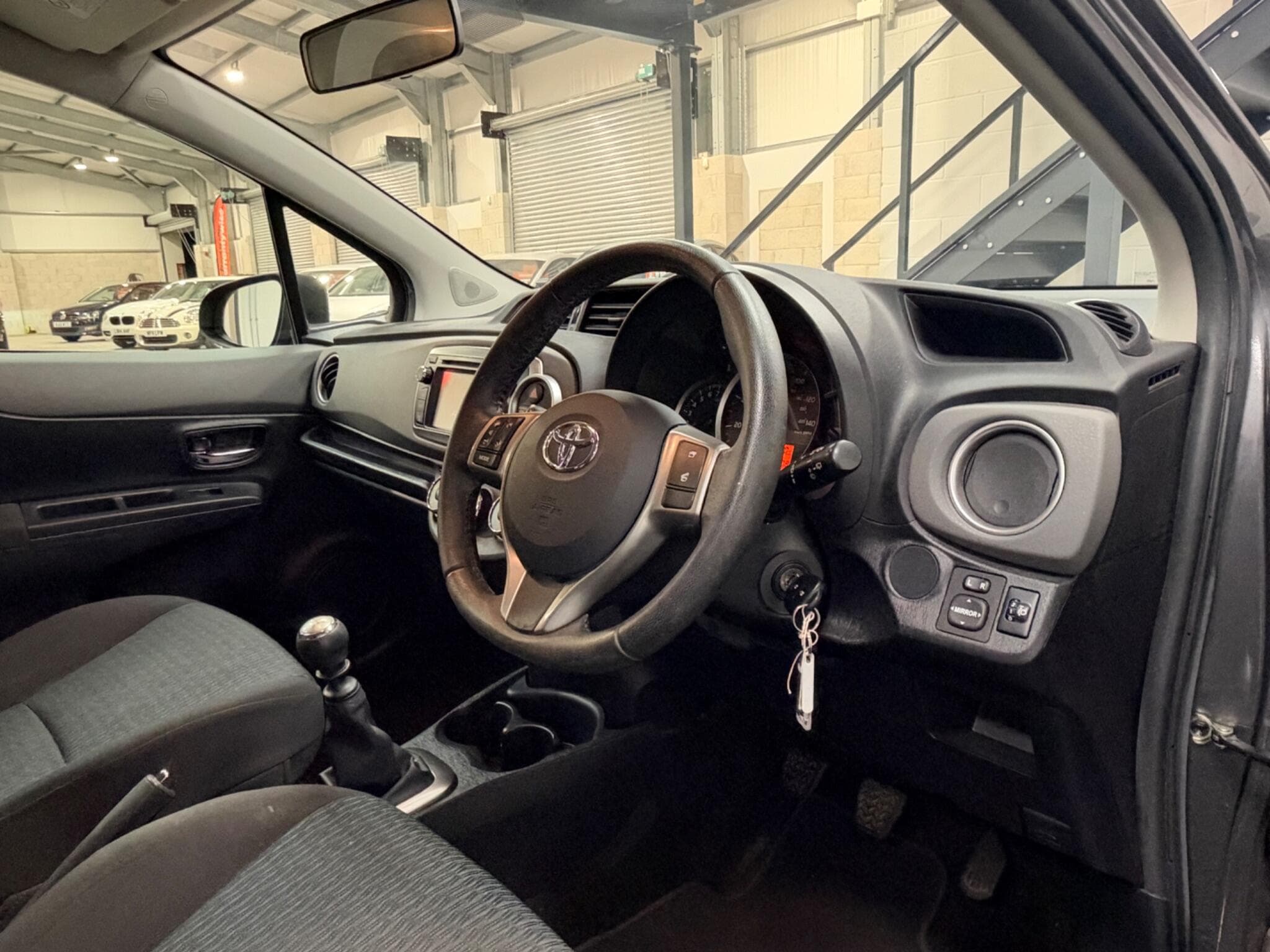 2012 Toyota Yaris - Thumbnail 16