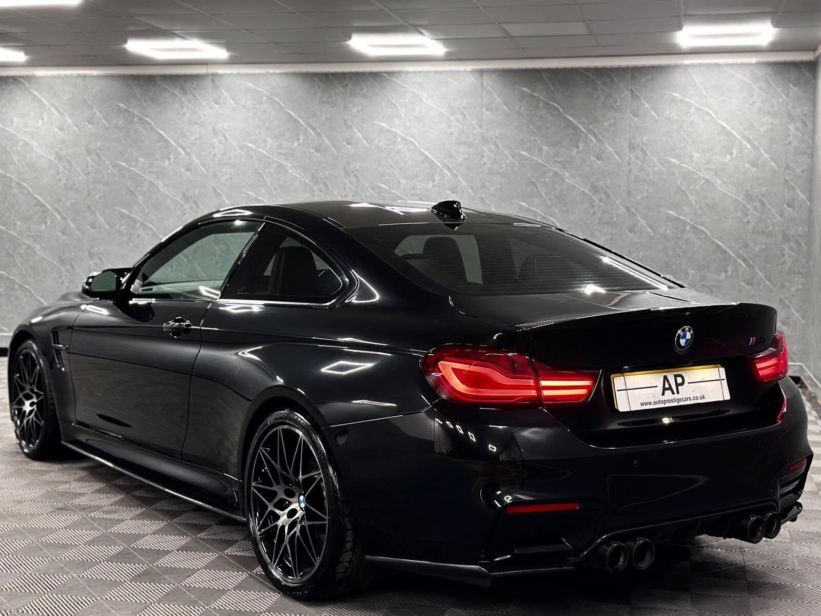 2017 BMW M4 - Thumbnail 2