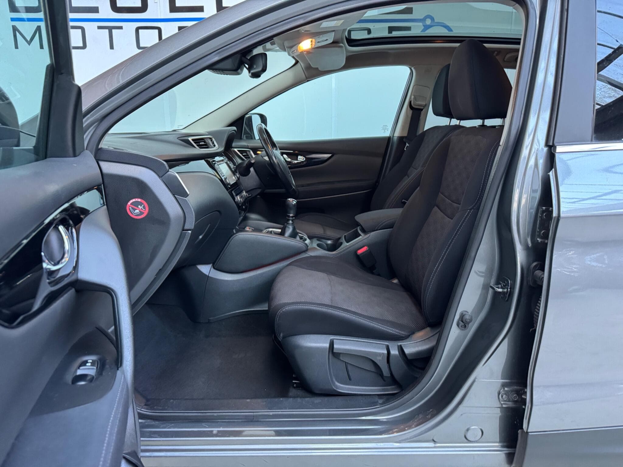 2015 Nissan Qashqai - Thumbnail 10