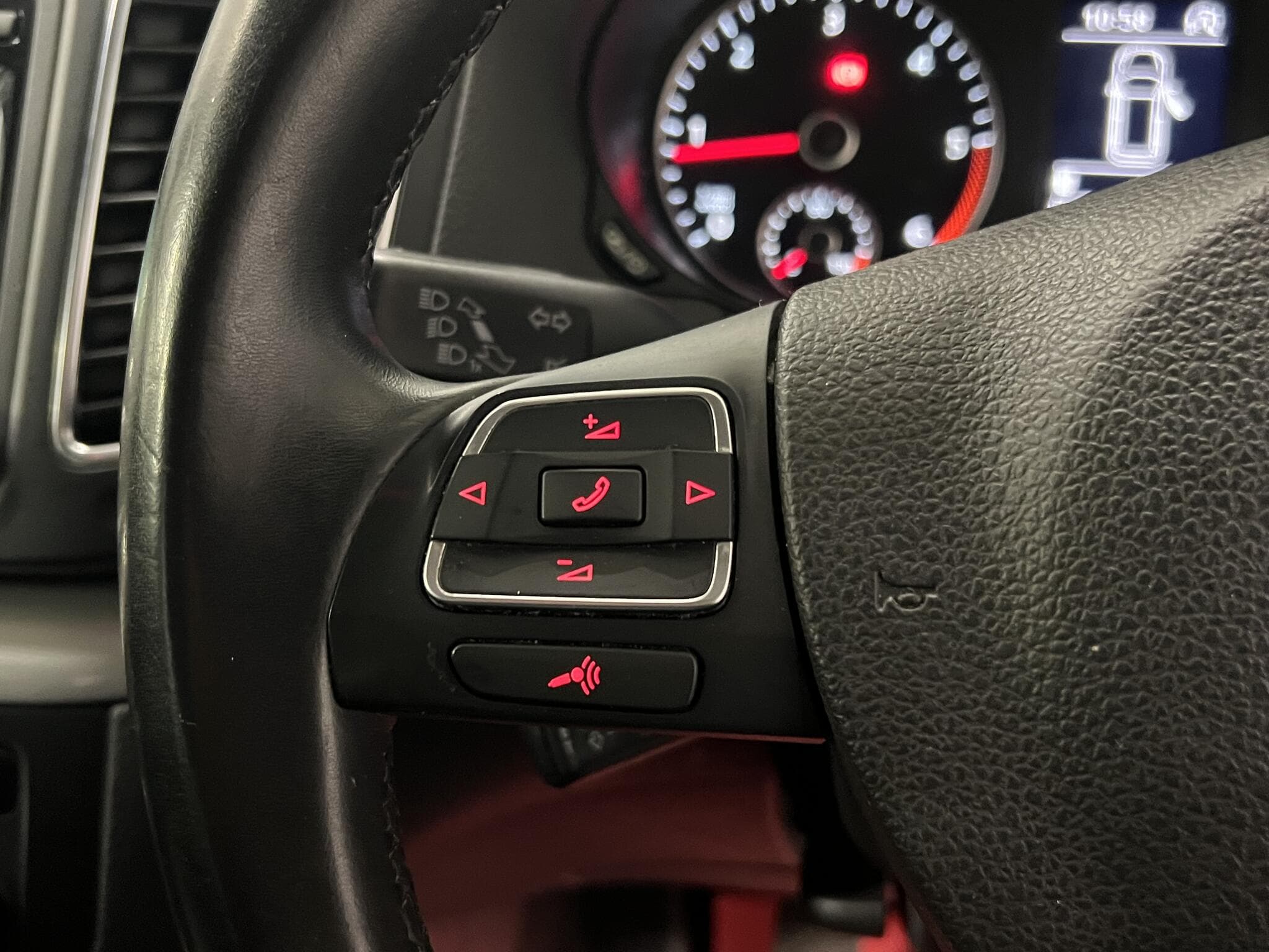 2012 Volkswagen Sharan - Thumbnail 25