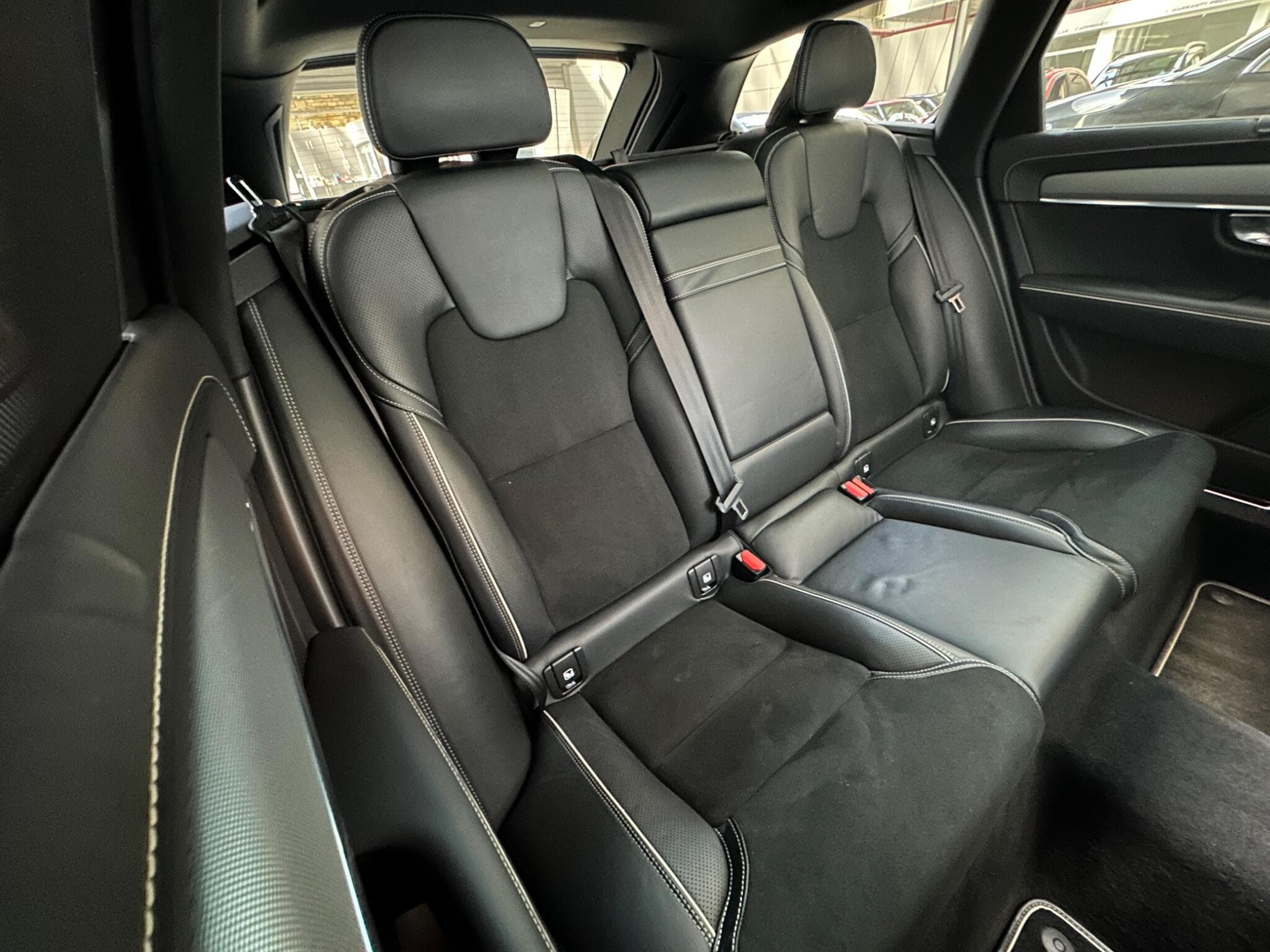 2020 Volvo V90 - Thumbnail 9