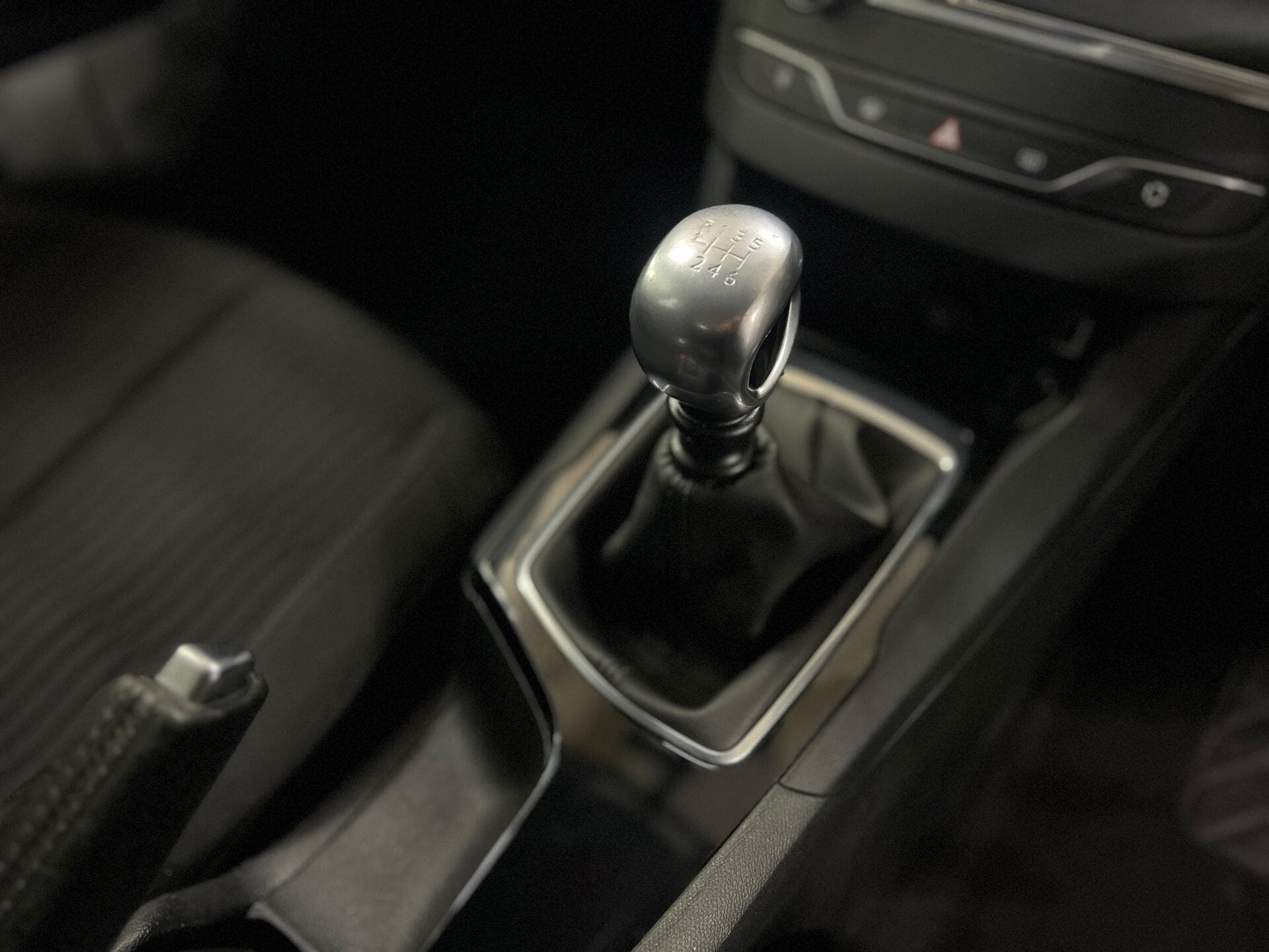 2017 Peugeot 308 SW - Thumbnail 44