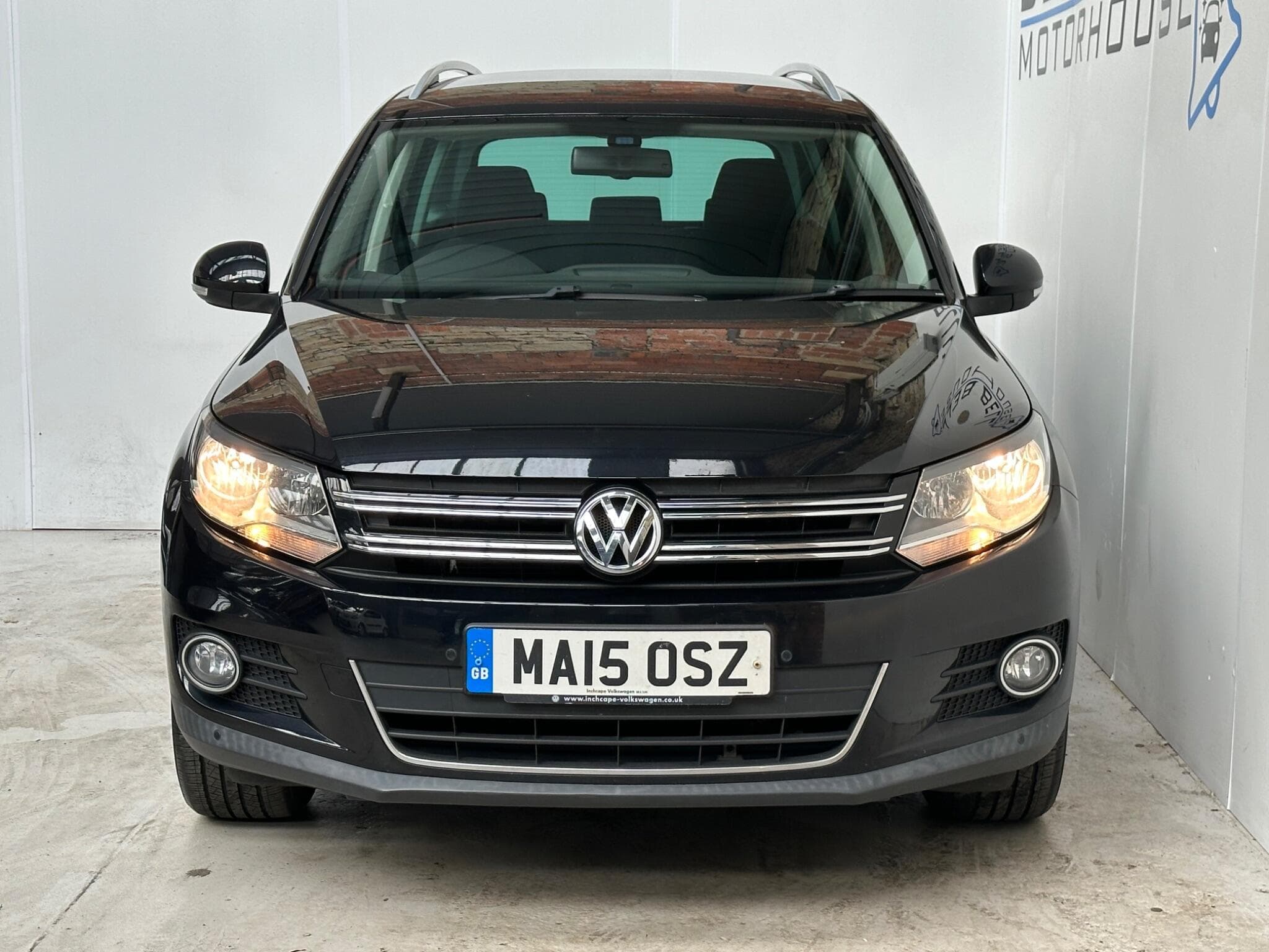 2015 Volkswagen Tiguan - Image 2