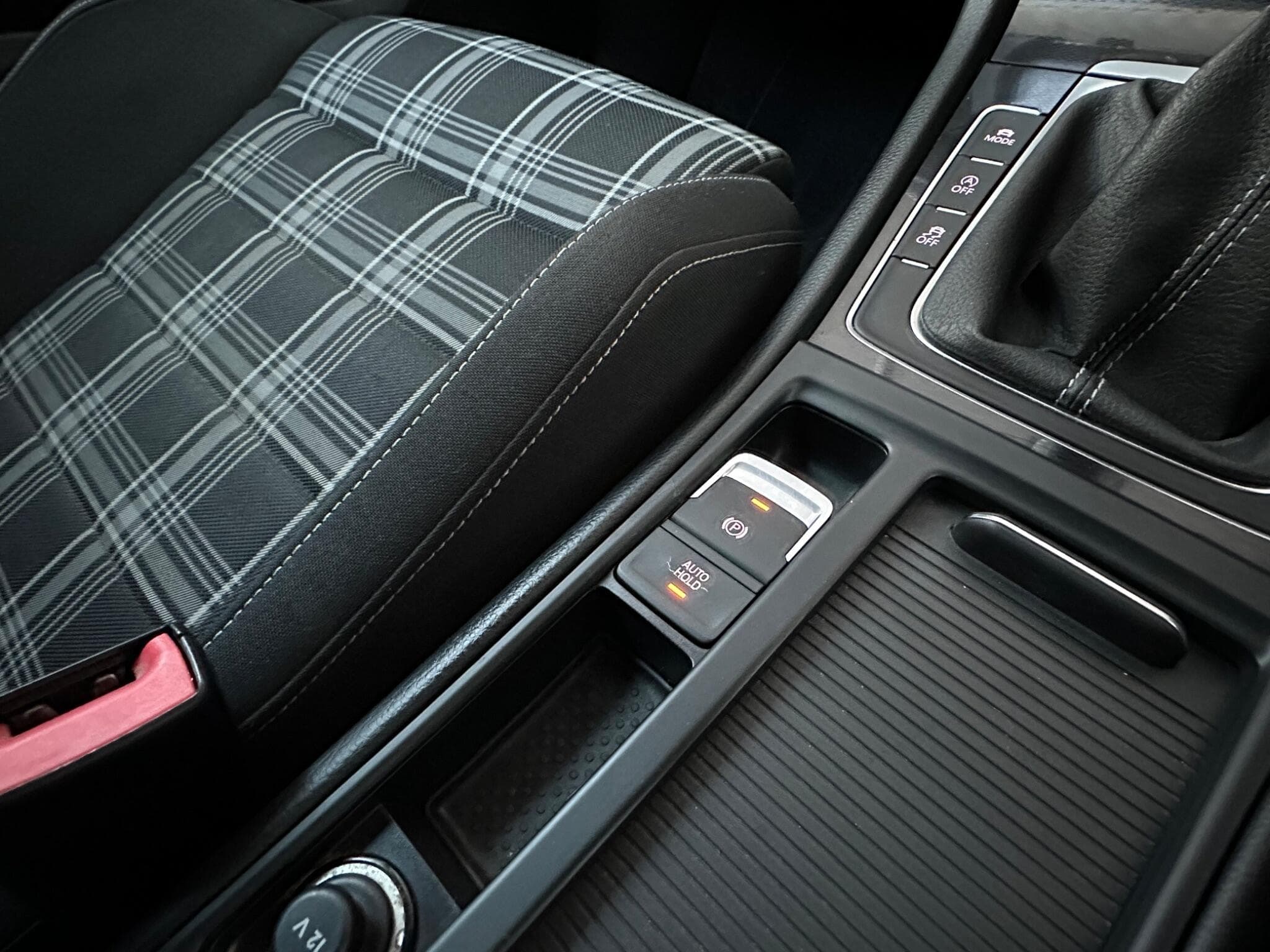 2015 Volkswagen Golf - Thumbnail 18