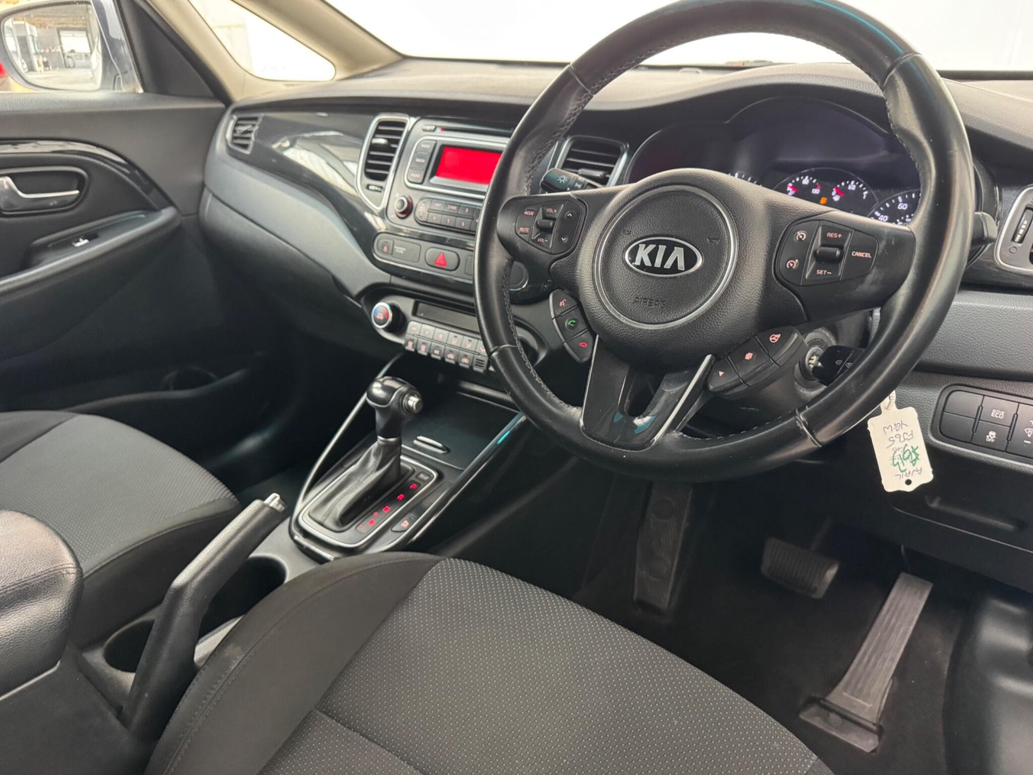2015 Kia Carens - Thumbnail 4