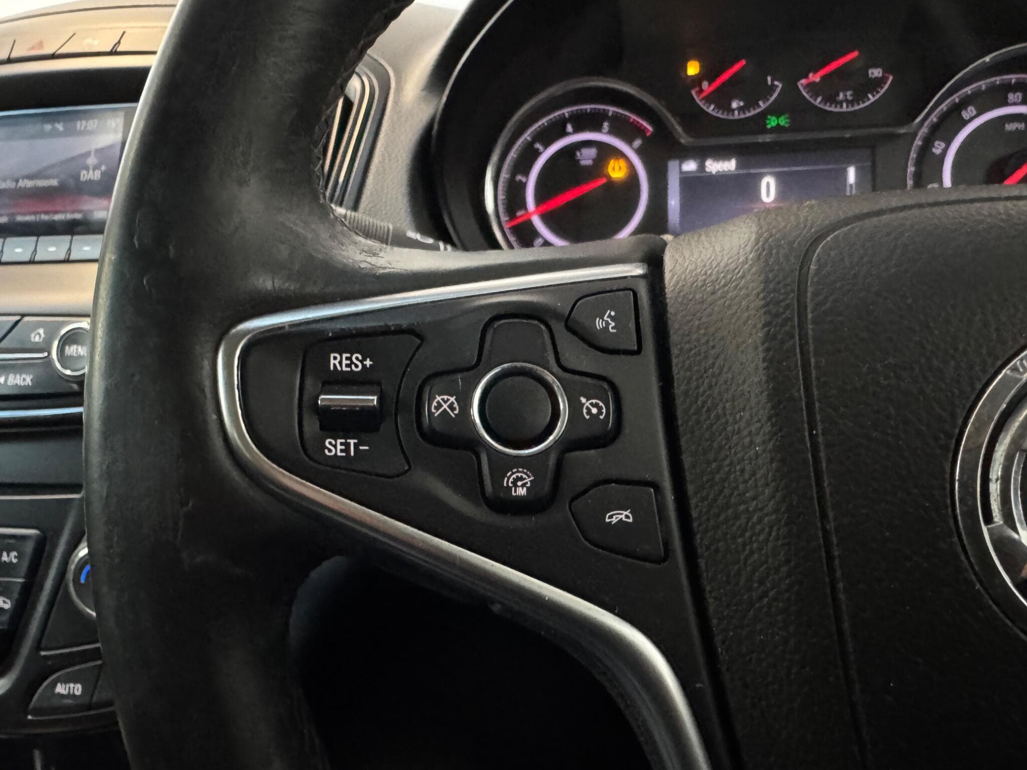 2015 Vauxhall Insignia - Thumbnail 19