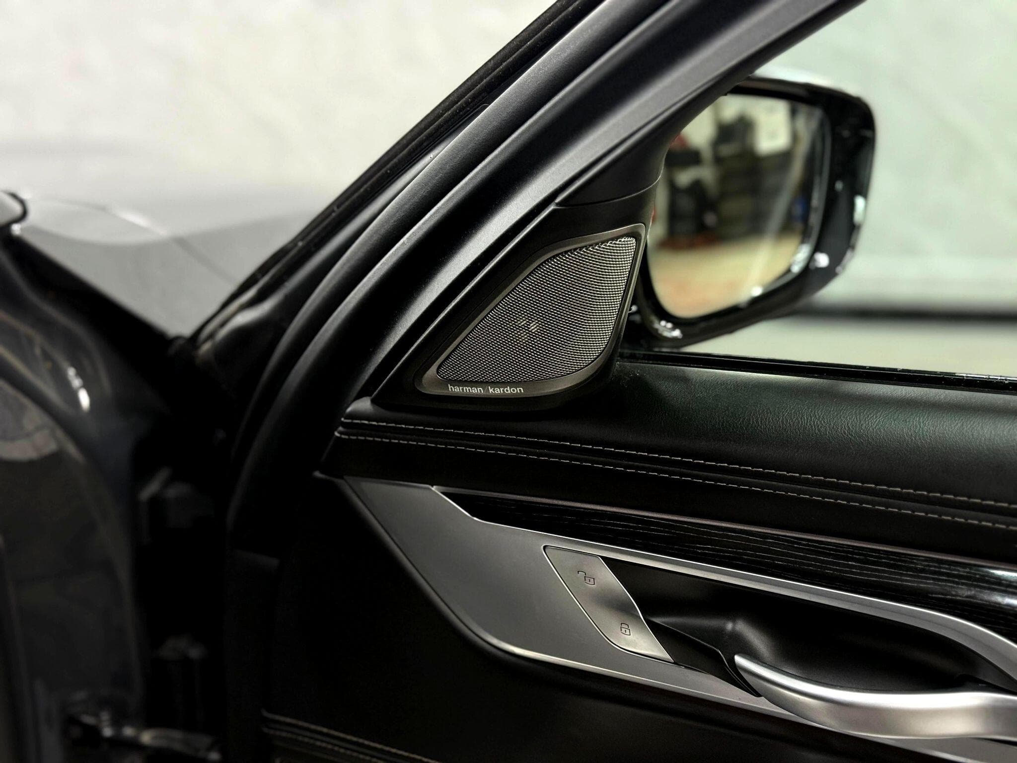 2019 BMW 7 Series - Thumbnail 36