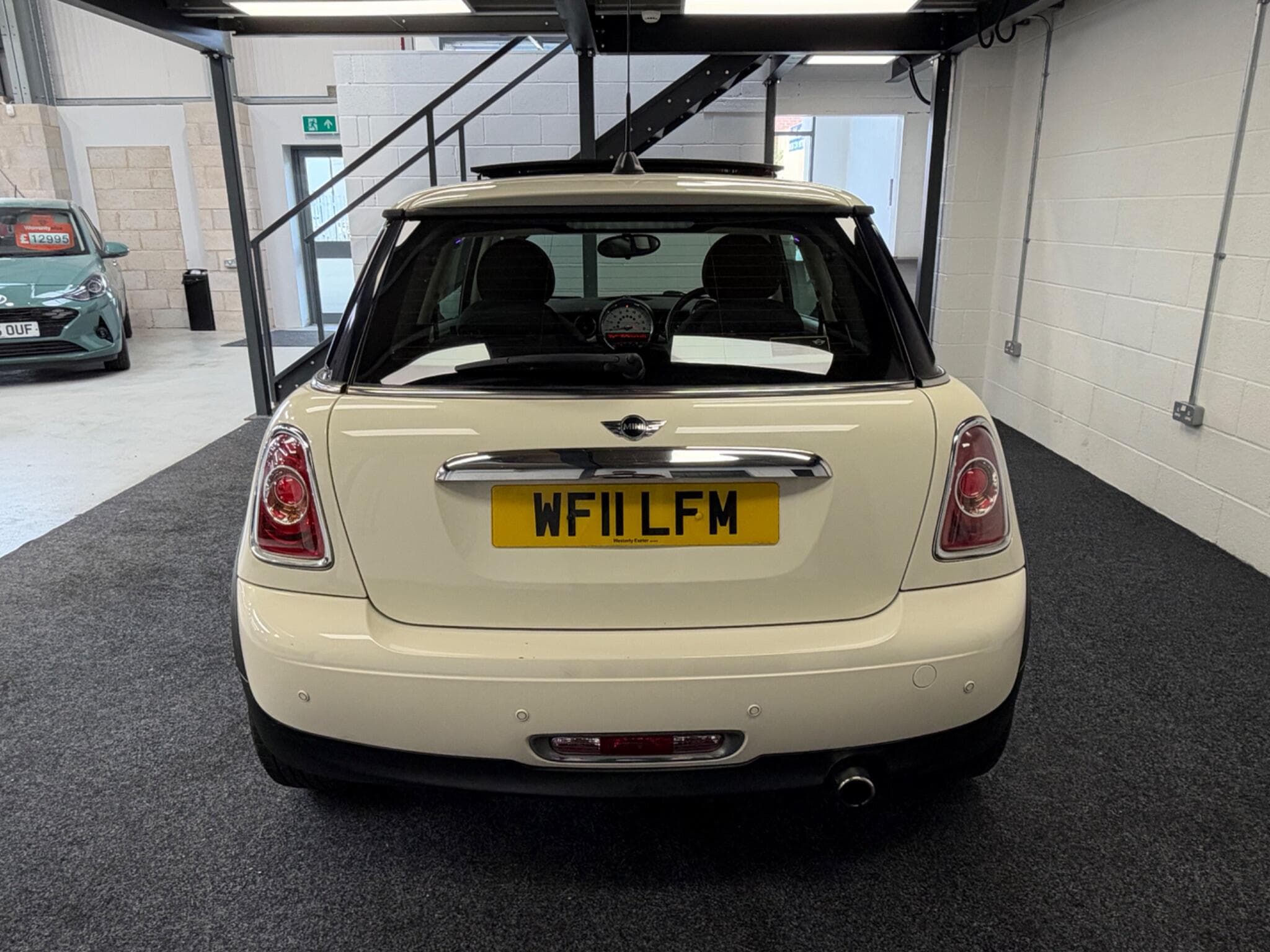 2011 MINI Hatch - Thumbnail 8