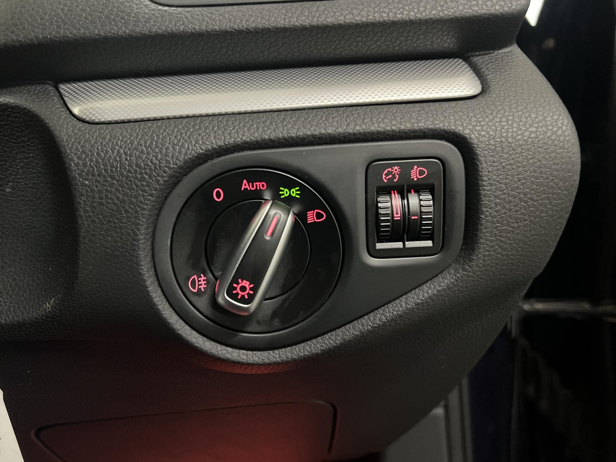 2012 Volkswagen Sharan - Thumbnail 26