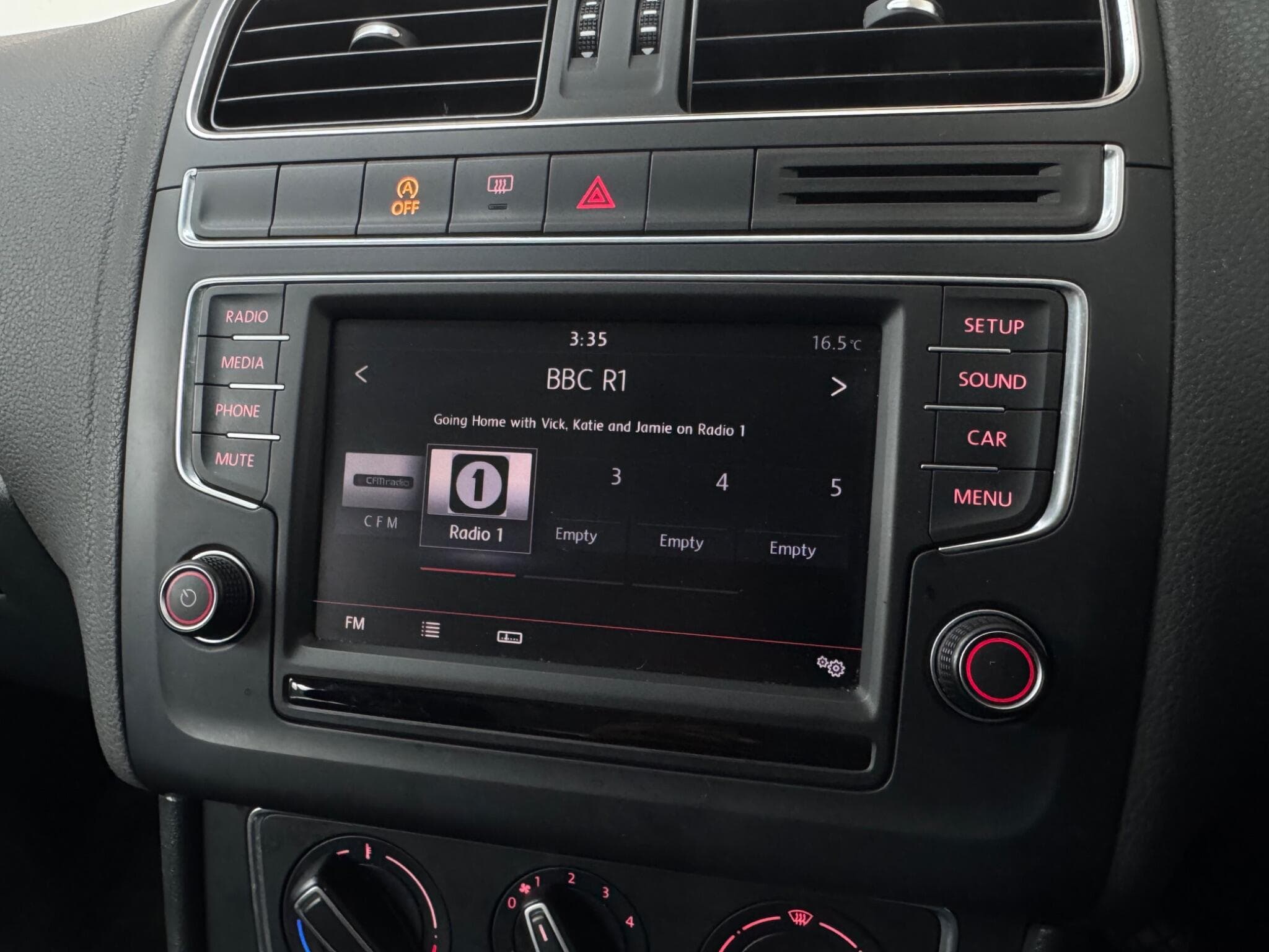 2015 Volkswagen Polo - Thumbnail 14