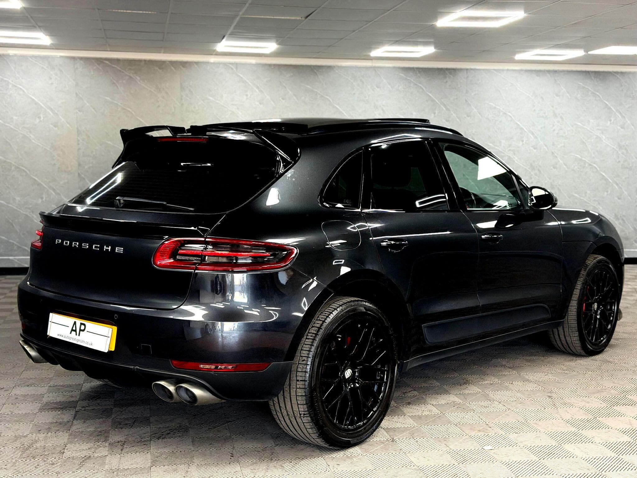 2016 Porsche Macan - Thumbnail 21