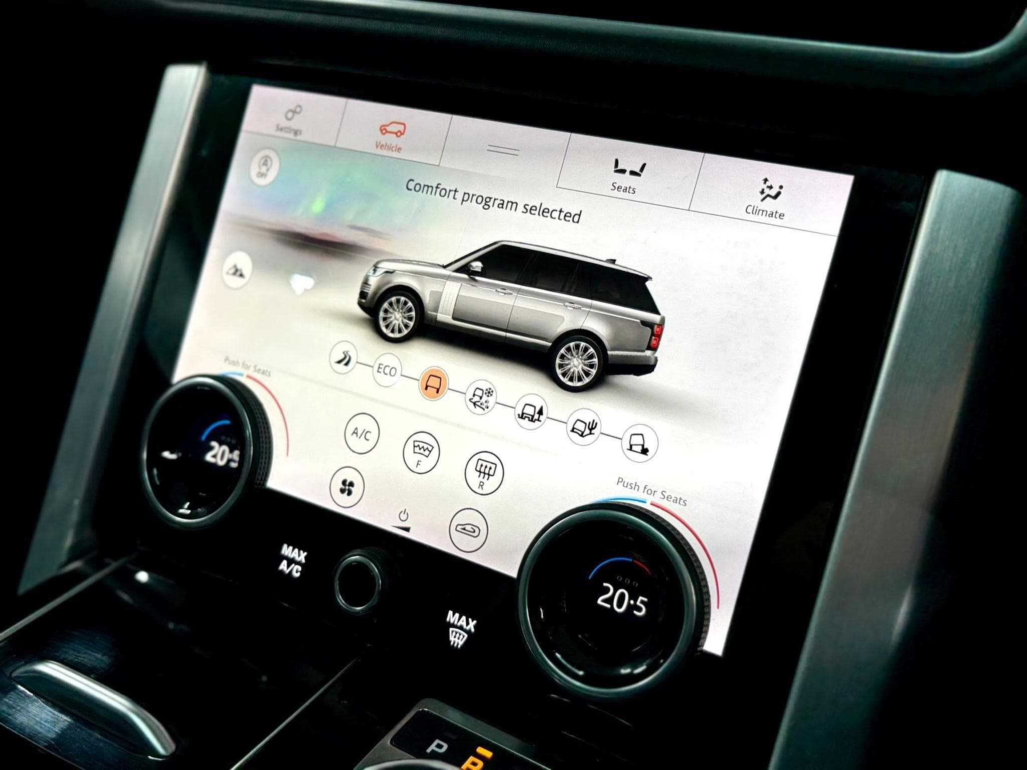 2018 Land Rover Range Rover - Thumbnail 32