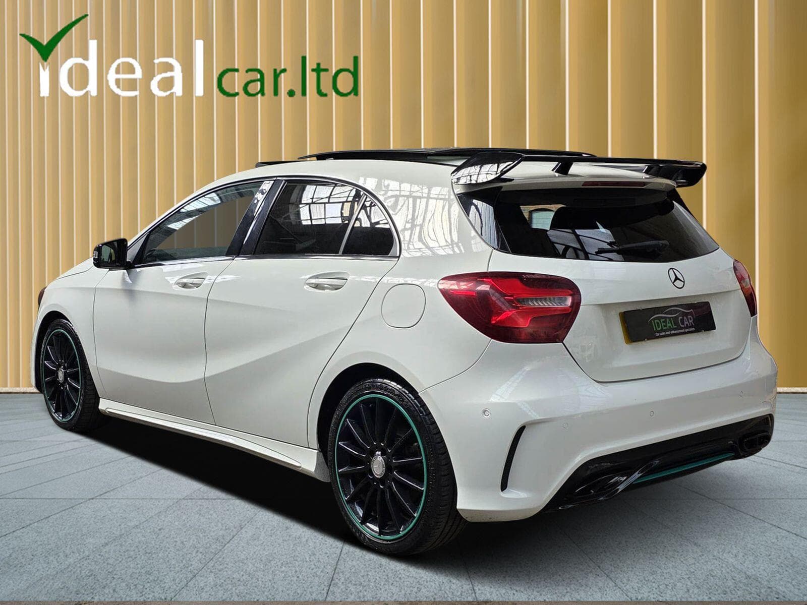 2015 Mercedes-Benz A Class - Thumbnail 2