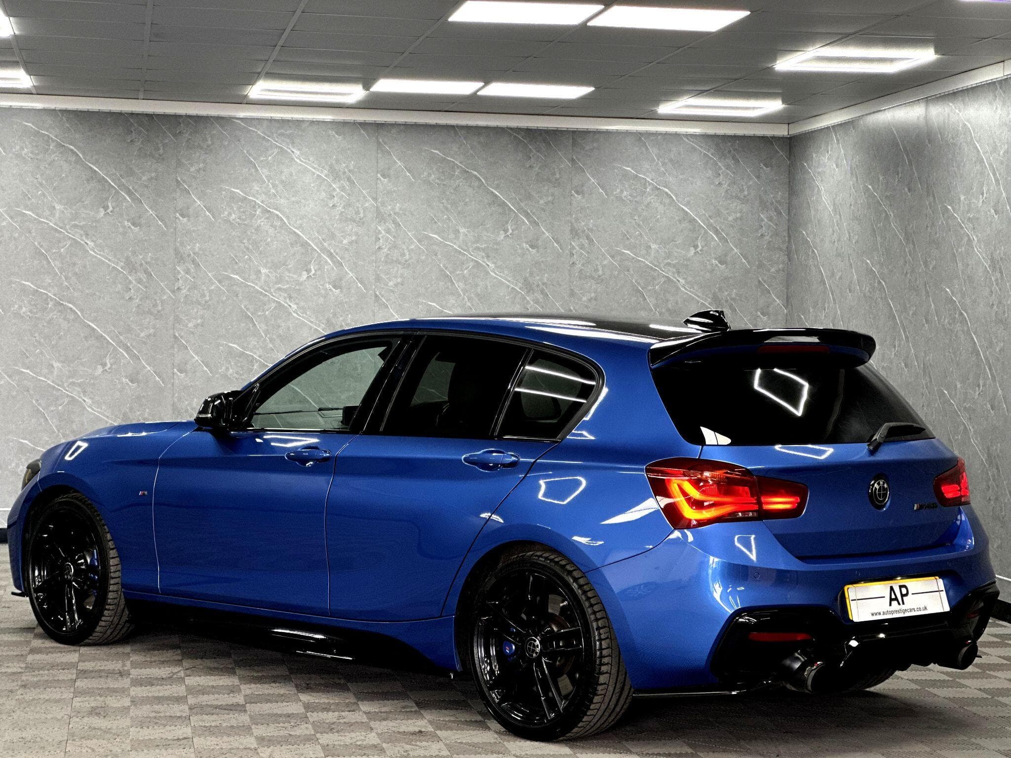 2017 BMW 1 Series - Thumbnail 12