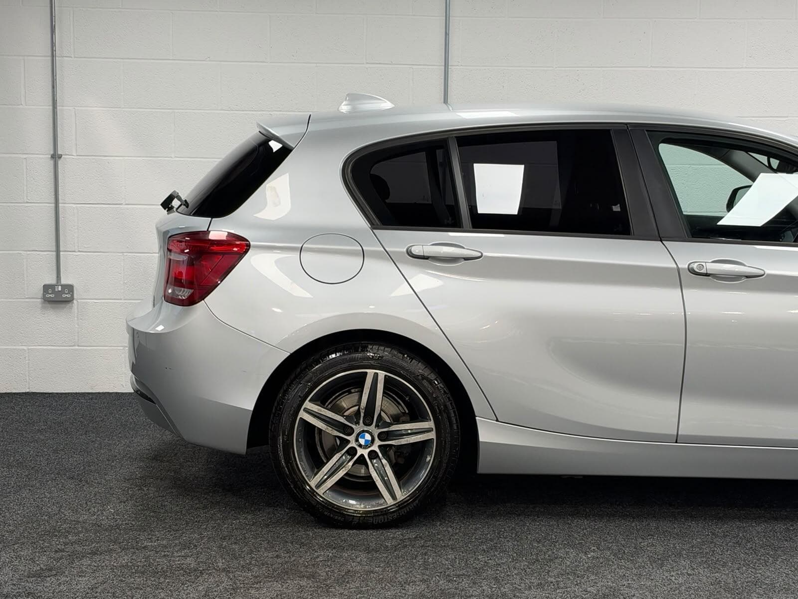 2012 BMW 1 Series - Thumbnail 25