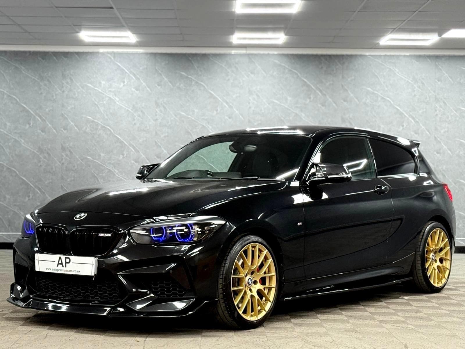 2017 BMW 1 Series - Thumbnail 19
