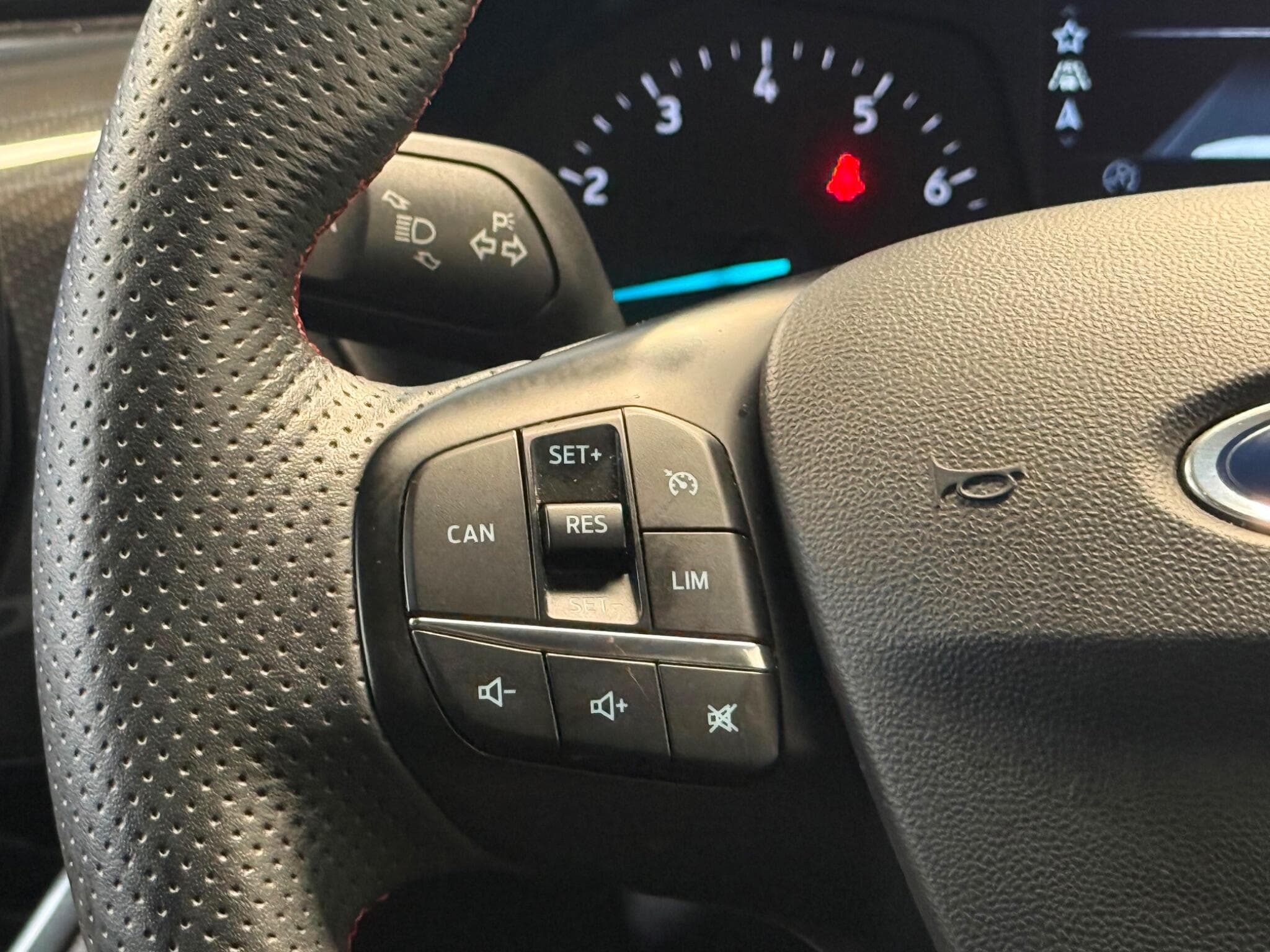 2021 Ford Fiesta - Thumbnail 25