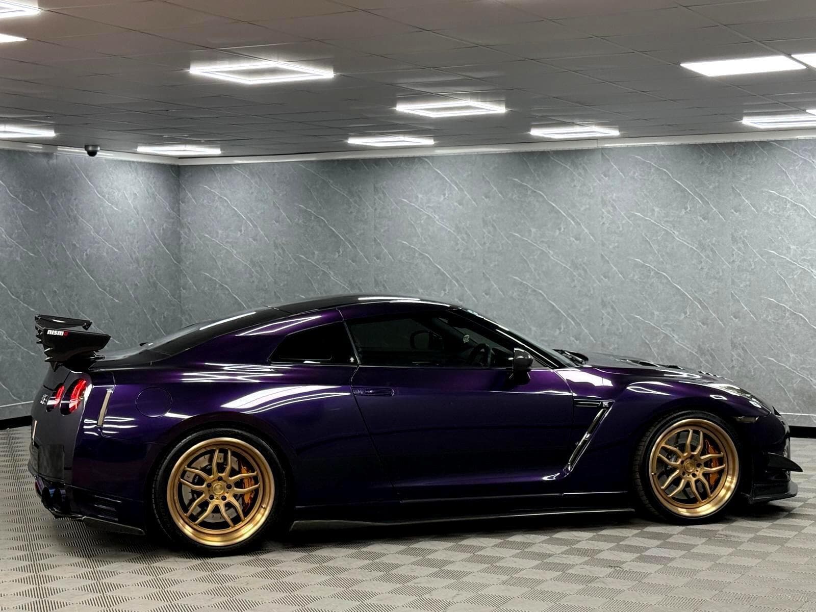 2011 Nissan GT-R - Thumbnail 50
