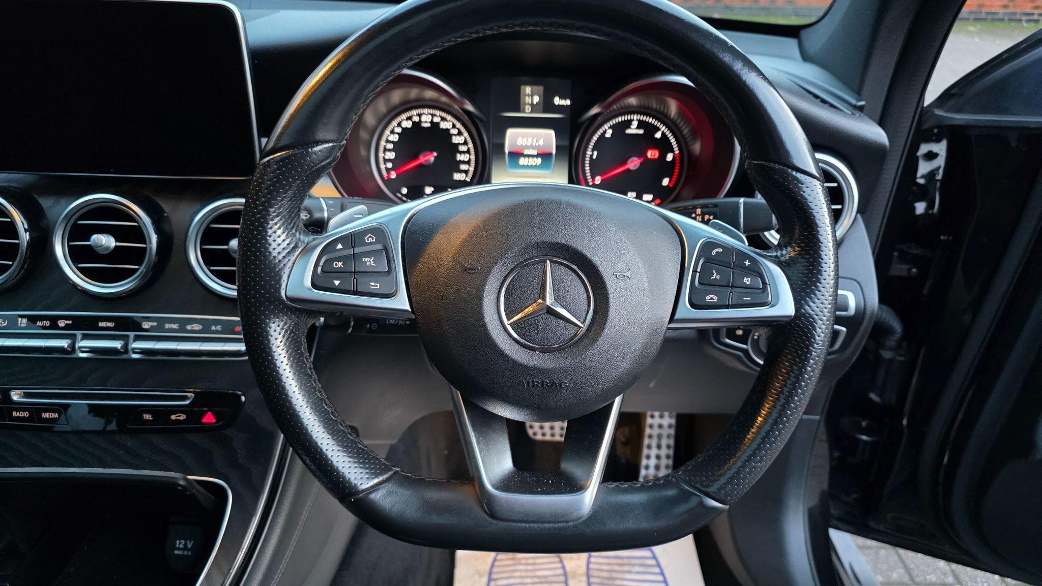 2018 Mercedes-Benz GLC - Thumbnail 11