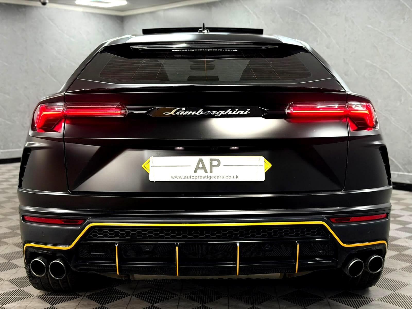 2022 Lamborghini Urus - Thumbnail 35