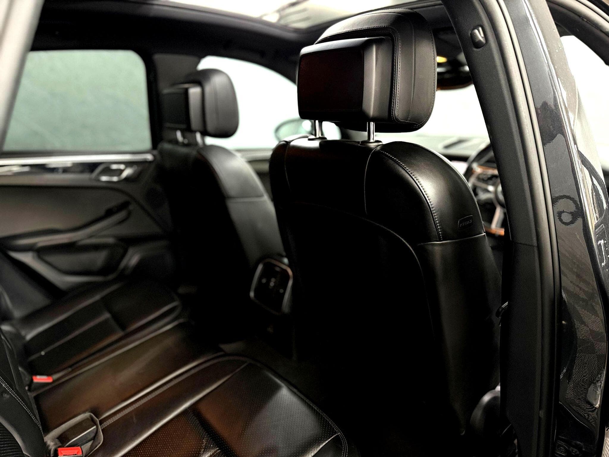 2016 Porsche Macan - Thumbnail 37