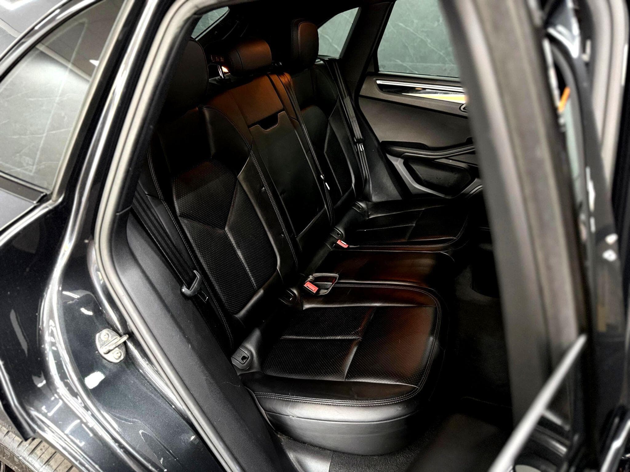 2017 Porsche Macan - Thumbnail 27