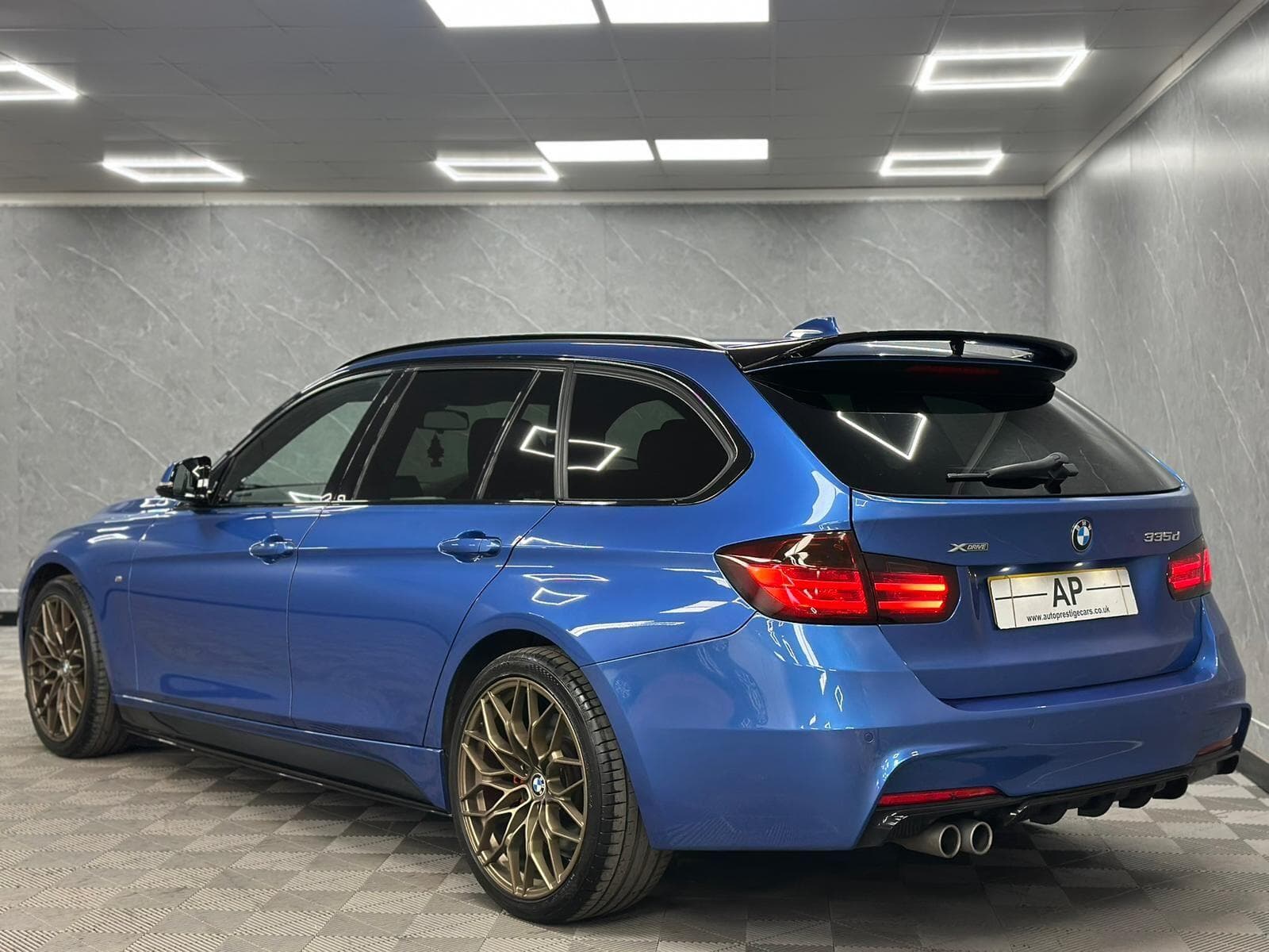 2015 BMW 3 Series - Thumbnail 5