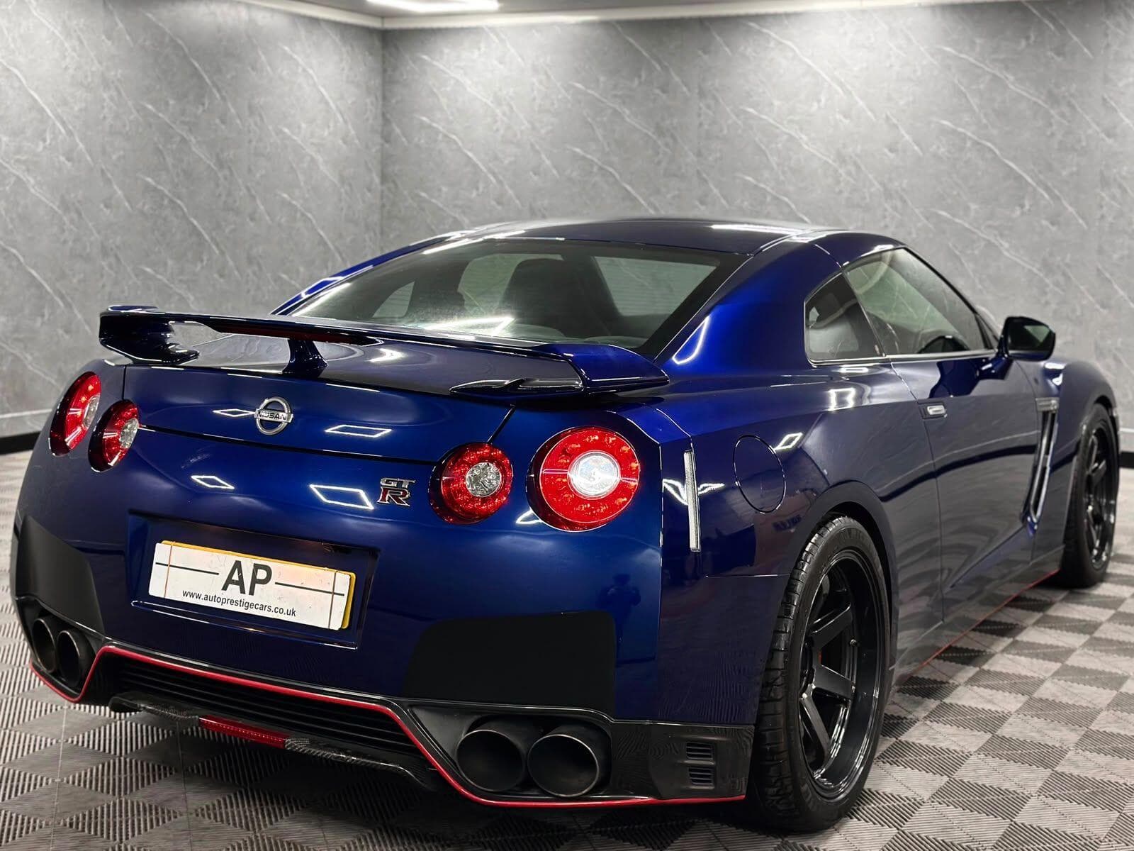 2012 Nissan GT-R - Thumbnail 17