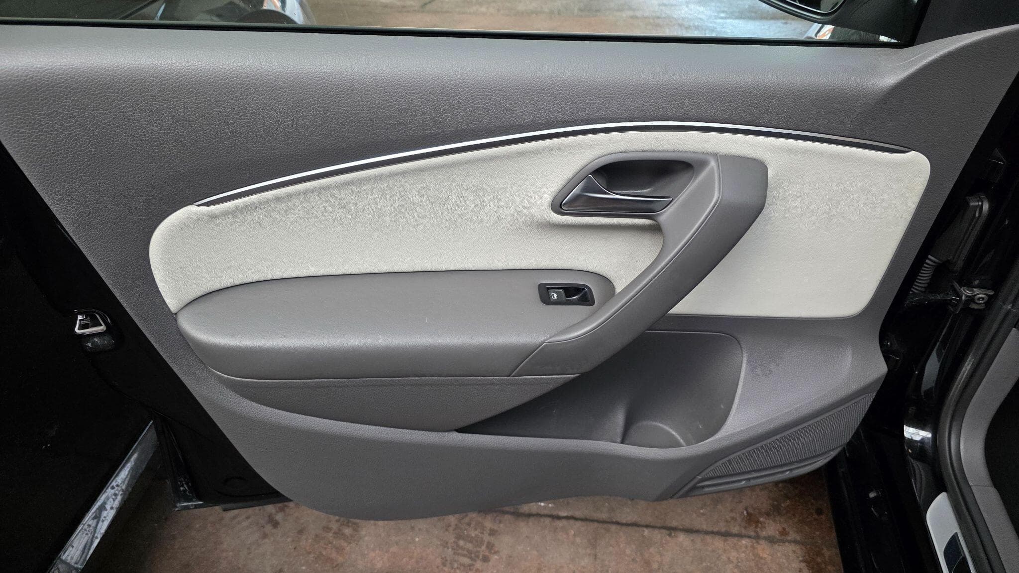 2016 Volkswagen Polo - Thumbnail 16