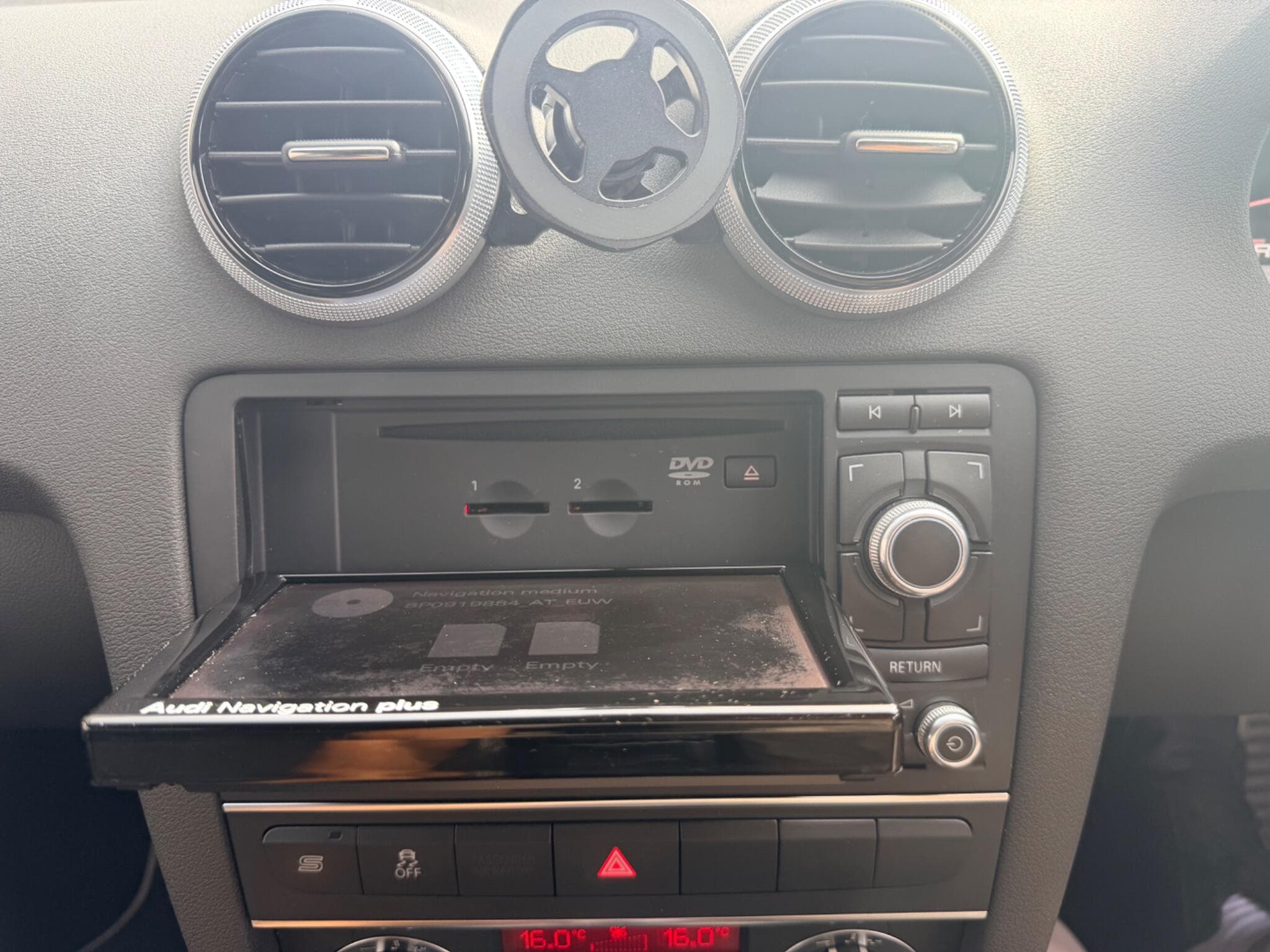 2011 Audi RS3 - Thumbnail 31
