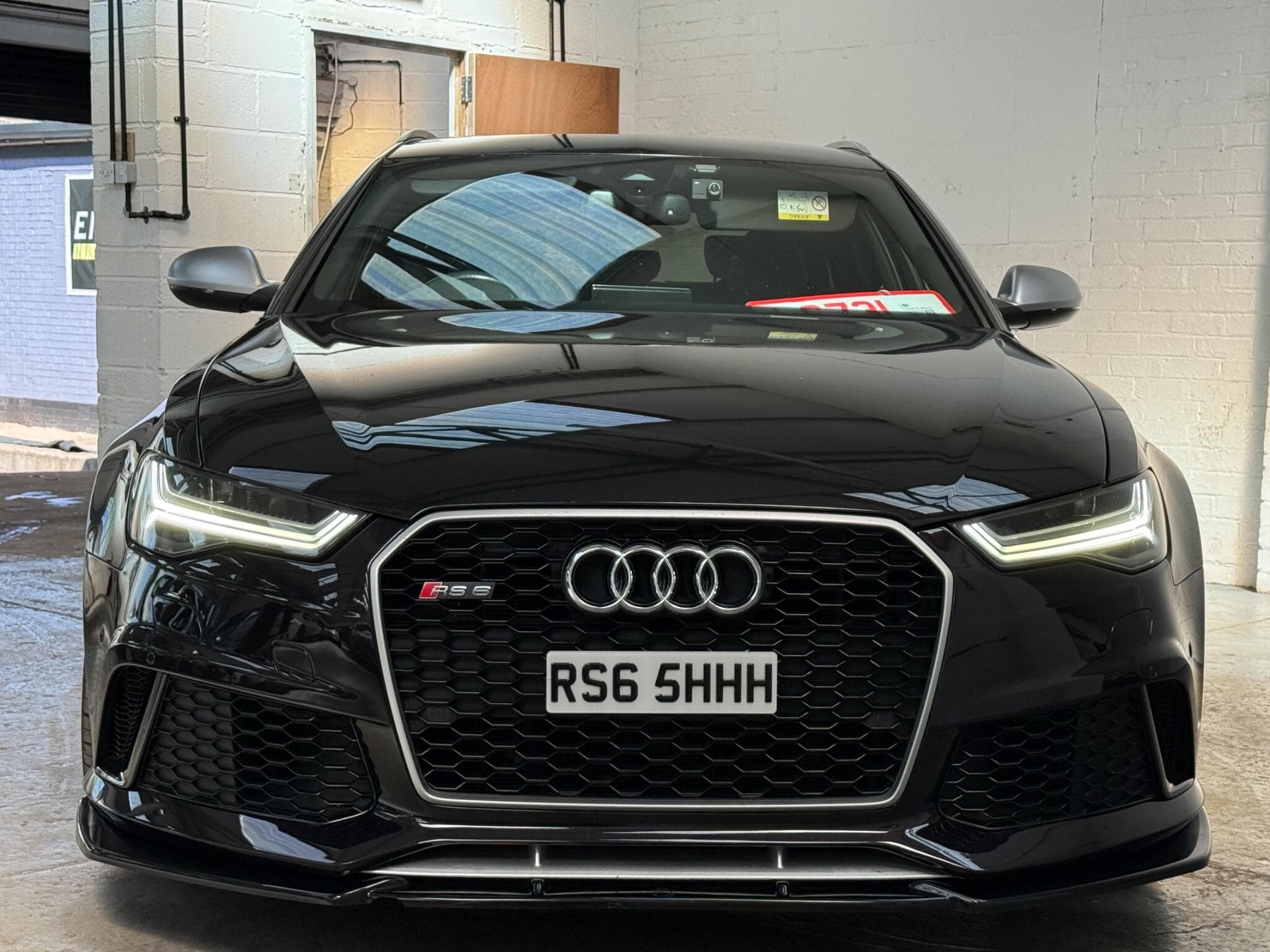 2017 Audi RS6 Avant - Thumbnail 2