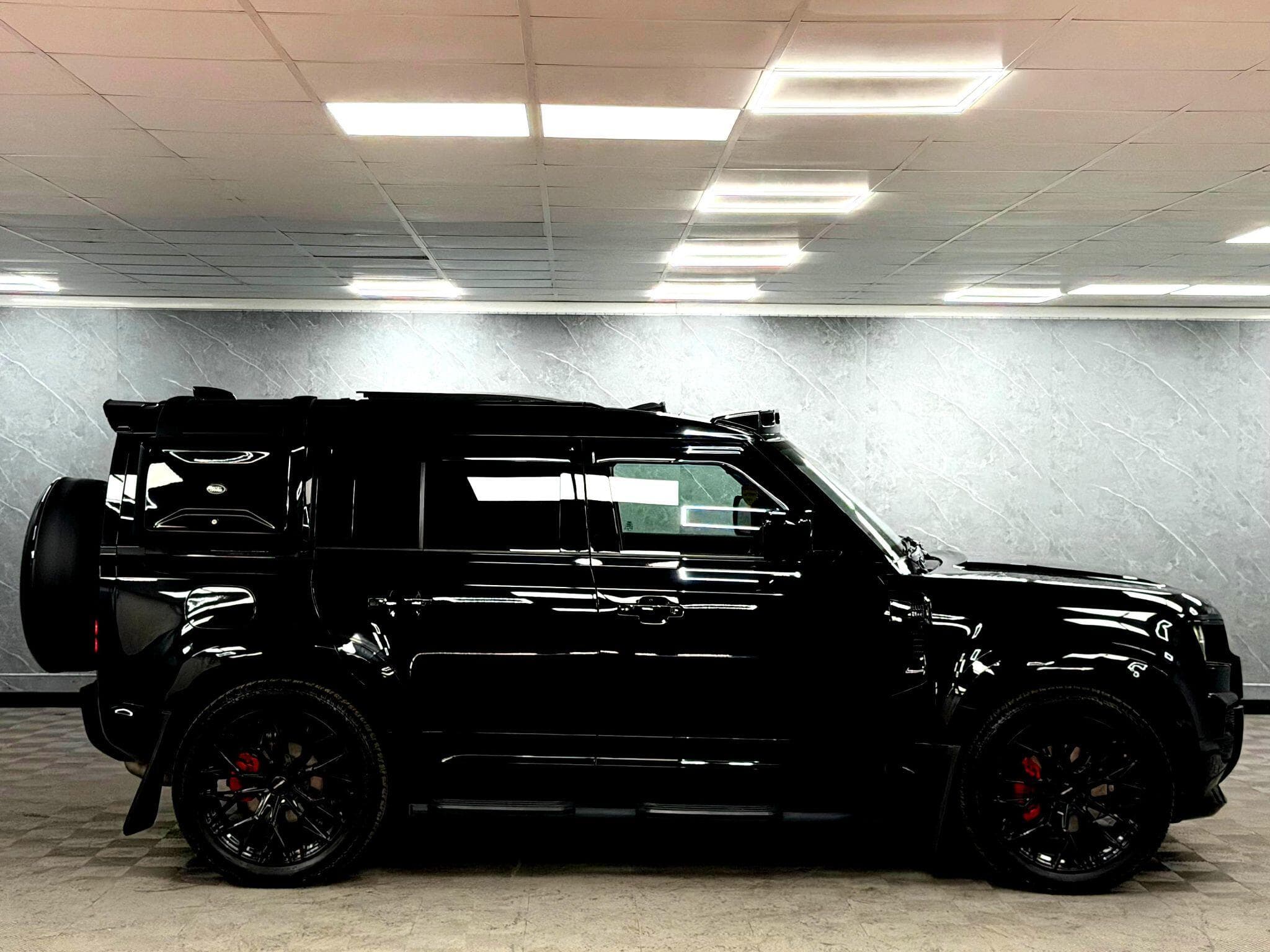 2024 Land Rover Defender 110 - Thumbnail 31