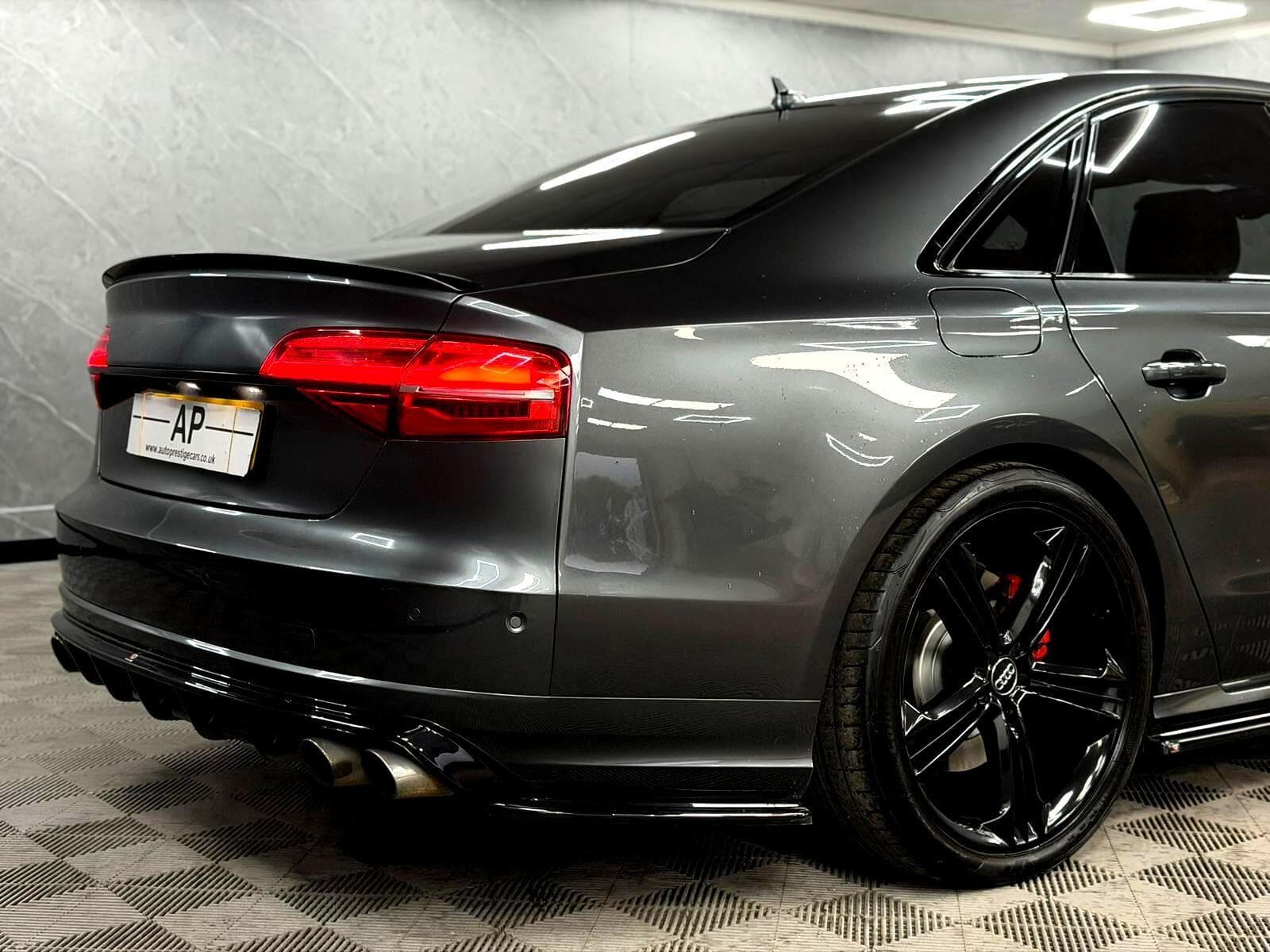 2015 Audi S8 - Thumbnail 39