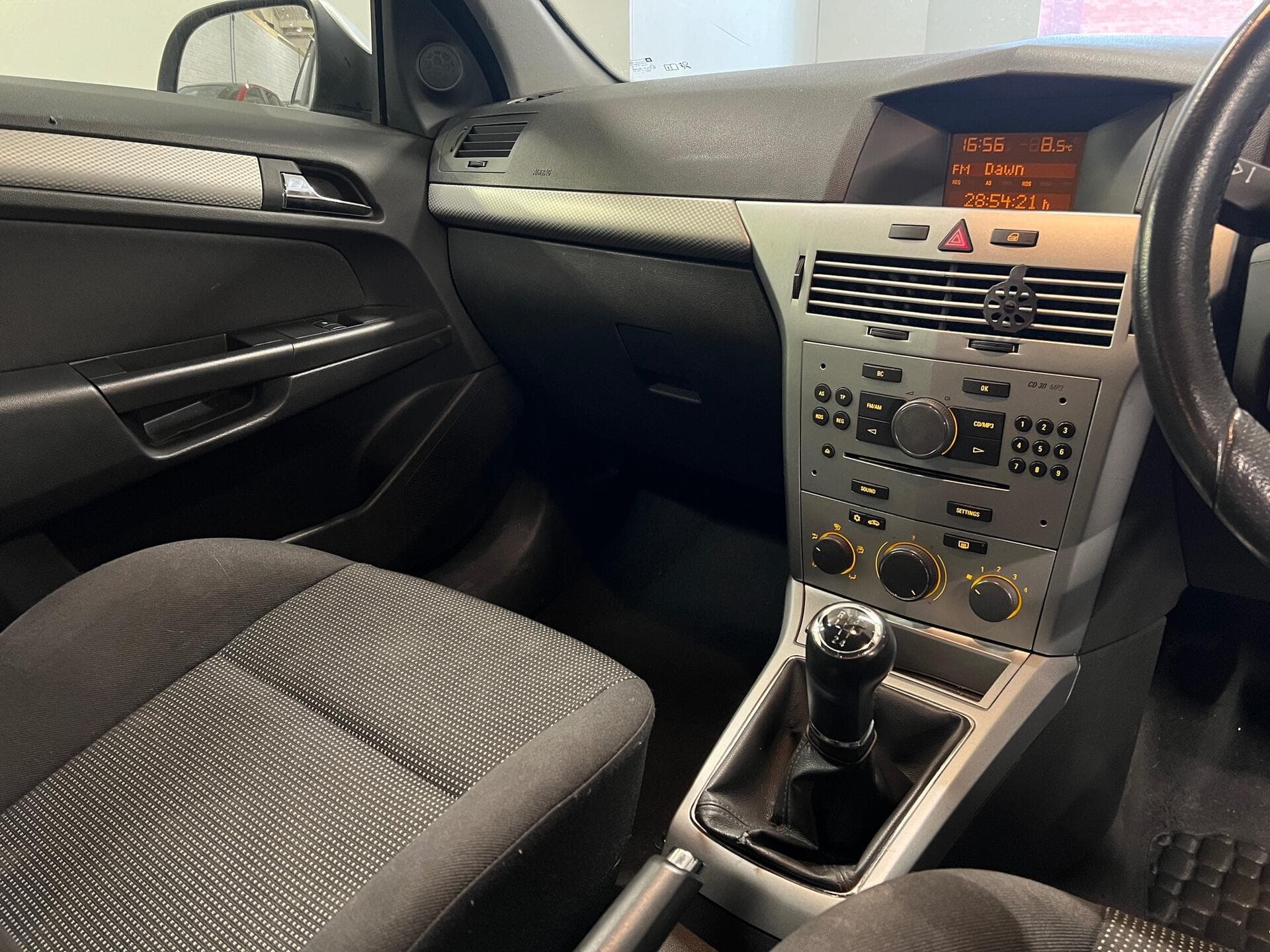 2009 Vauxhall Astra - Thumbnail 29