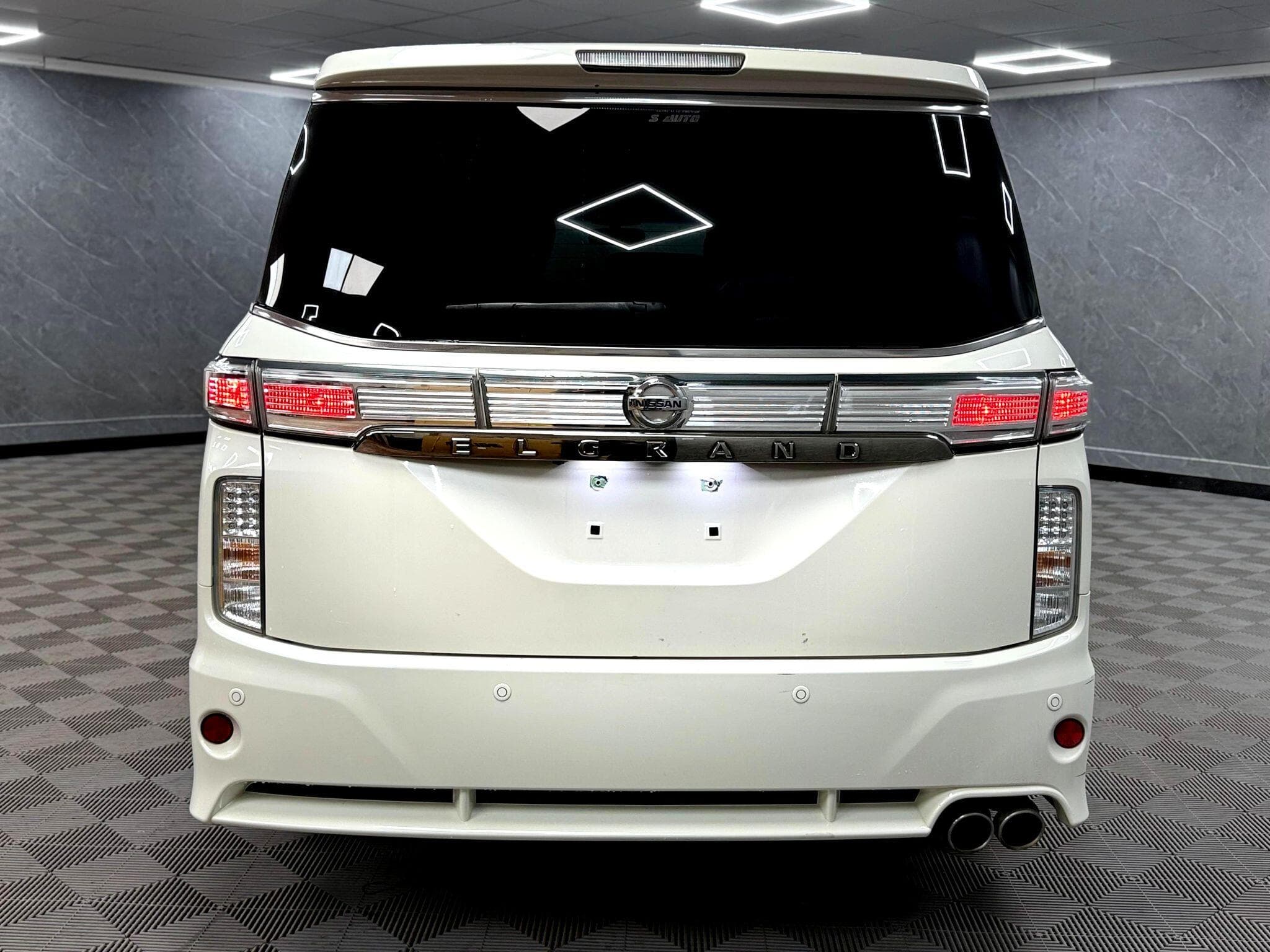 2014 Nissan Elgrand - Thumbnail 31