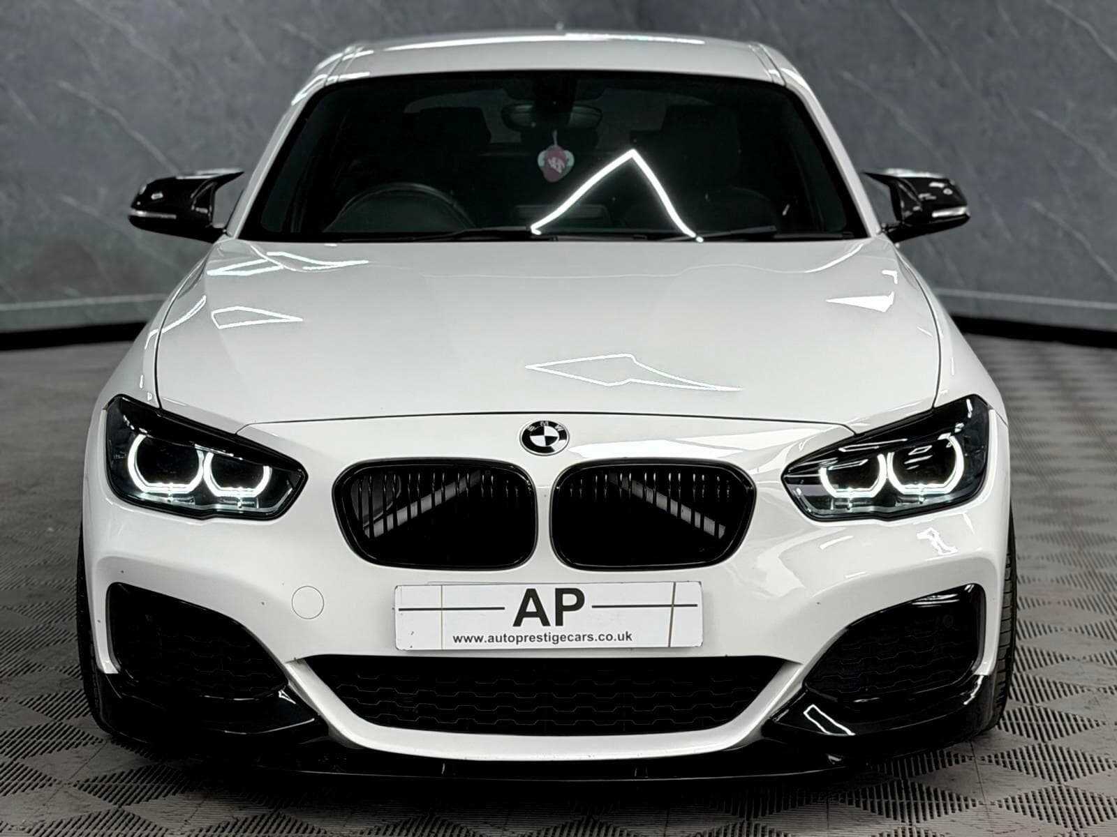 2018 BMW 1 Series - Thumbnail 11