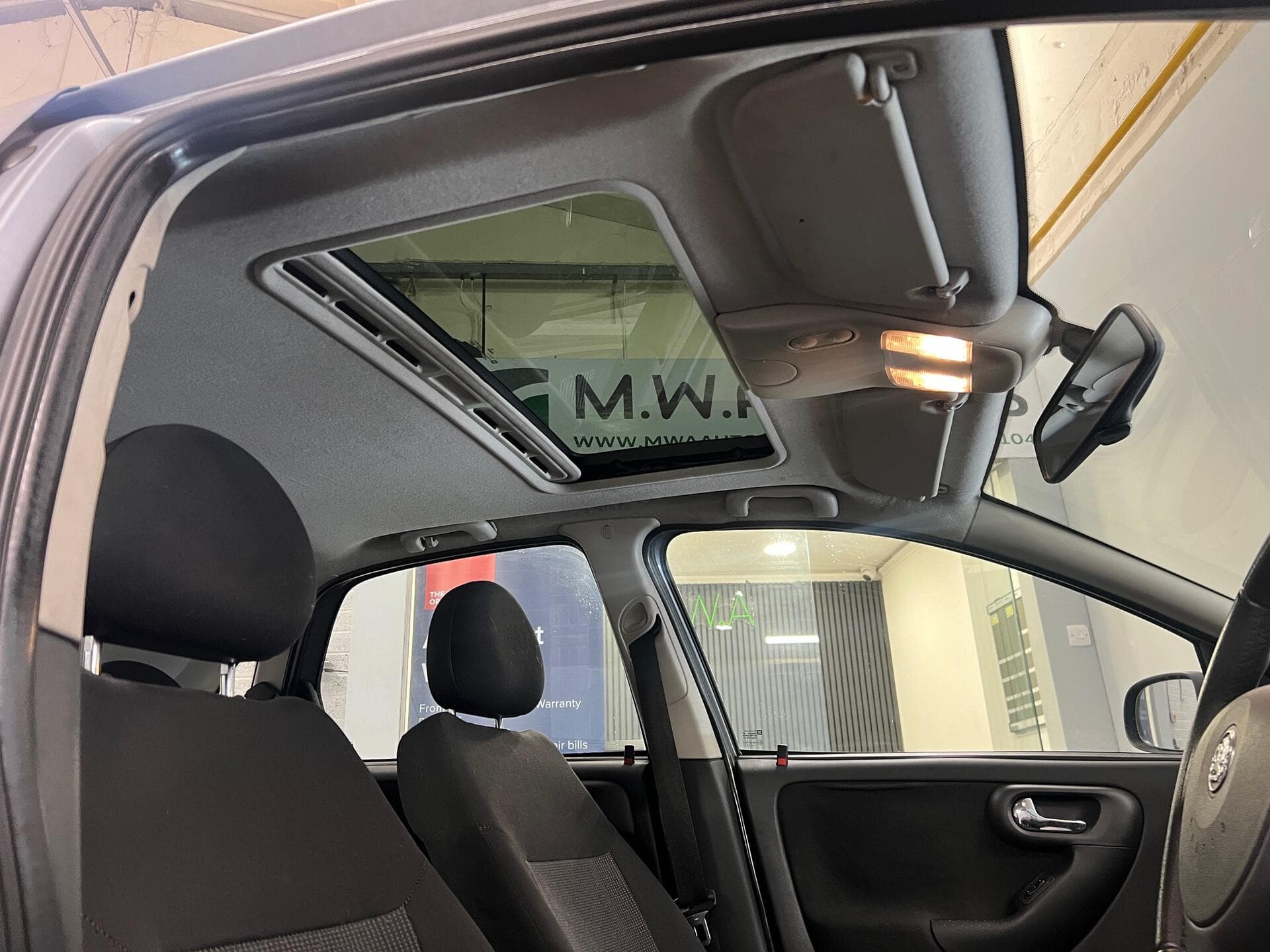 2005 Vauxhall Corsa - Thumbnail 22