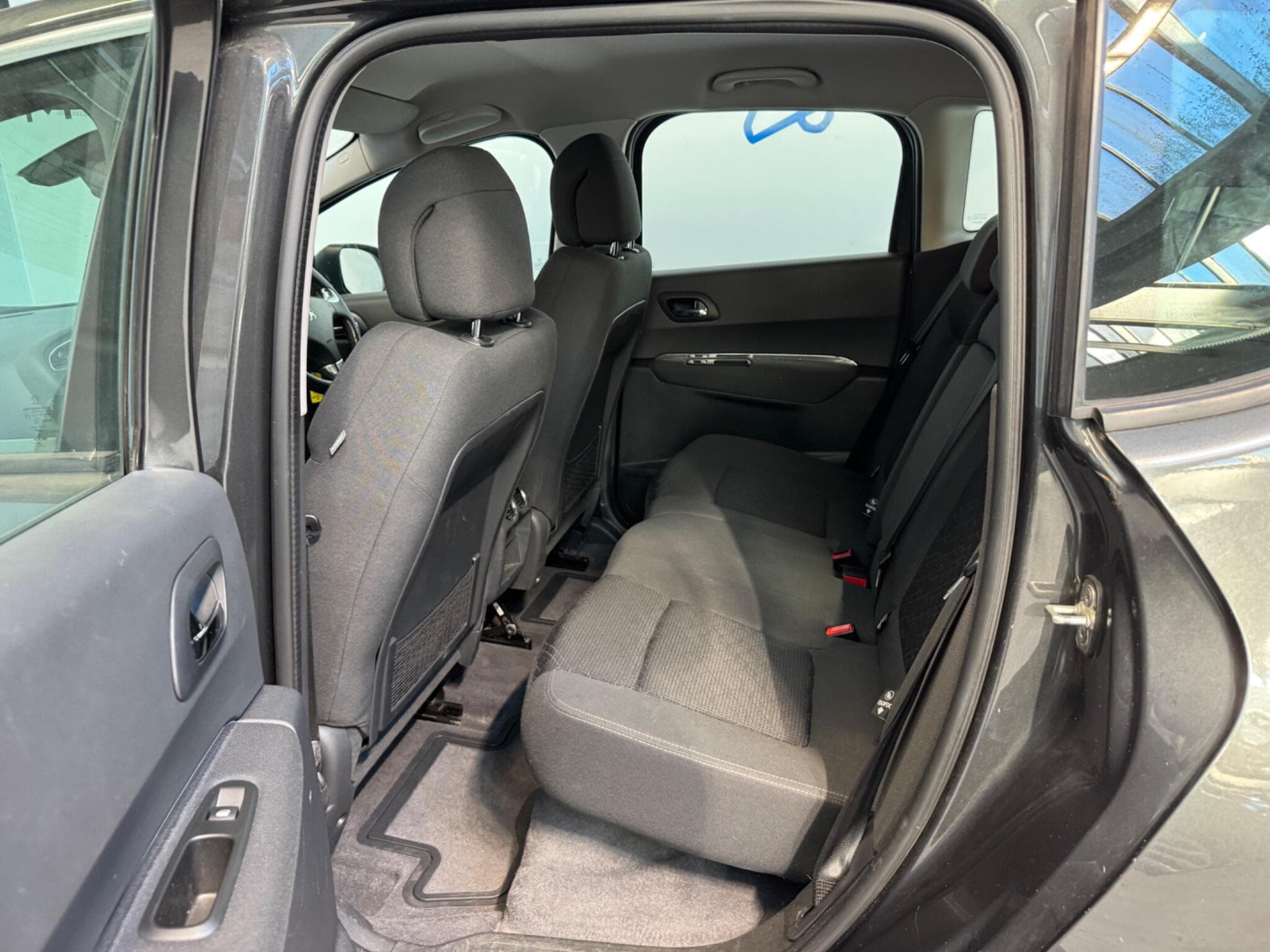 2016 Peugeot 3008 - Thumbnail 11