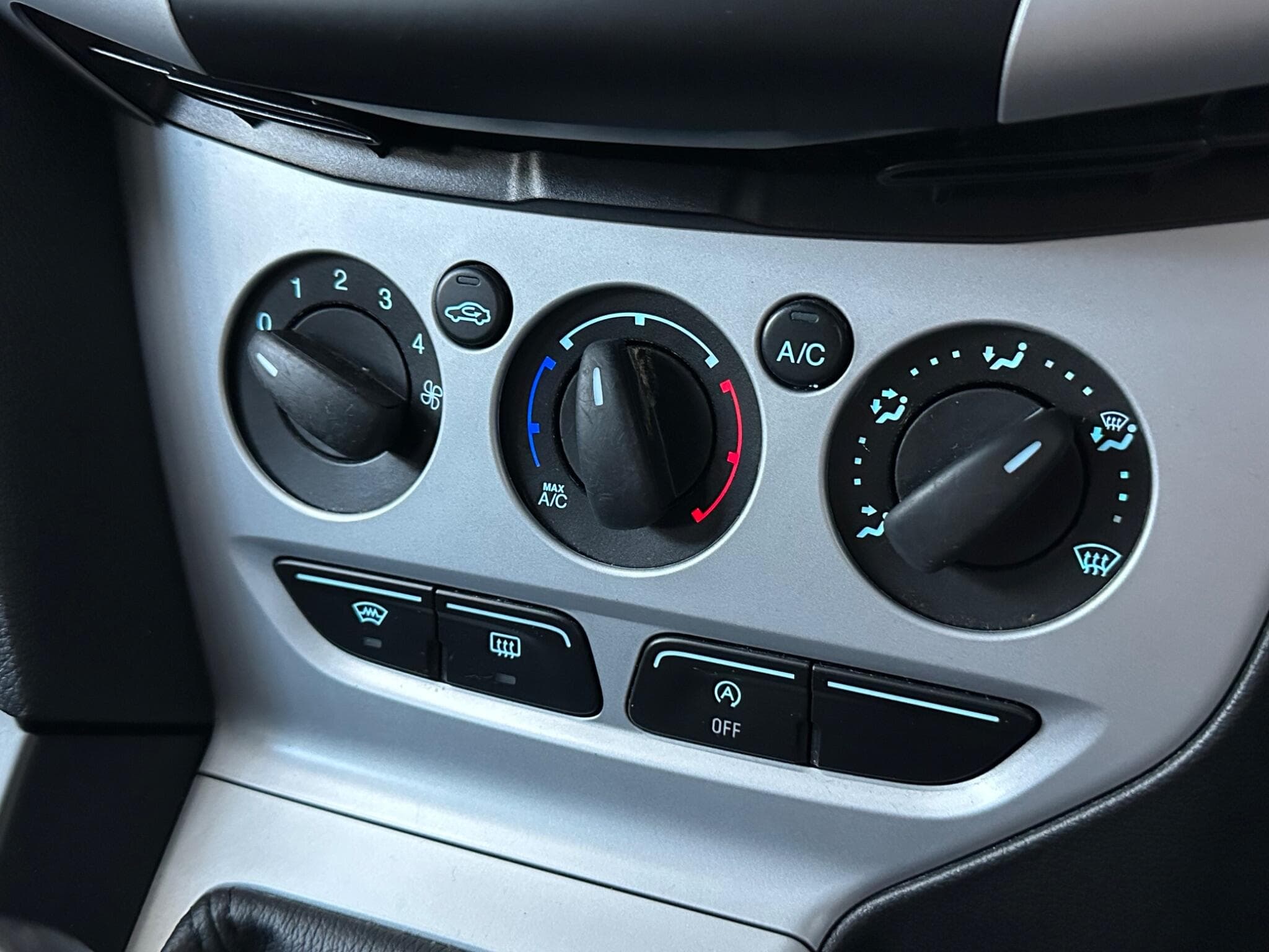 2014 Ford Focus - Thumbnail 12