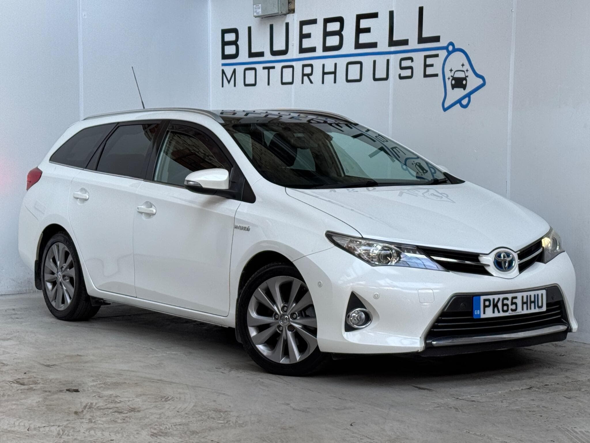 2015 Toyota Auris - Main