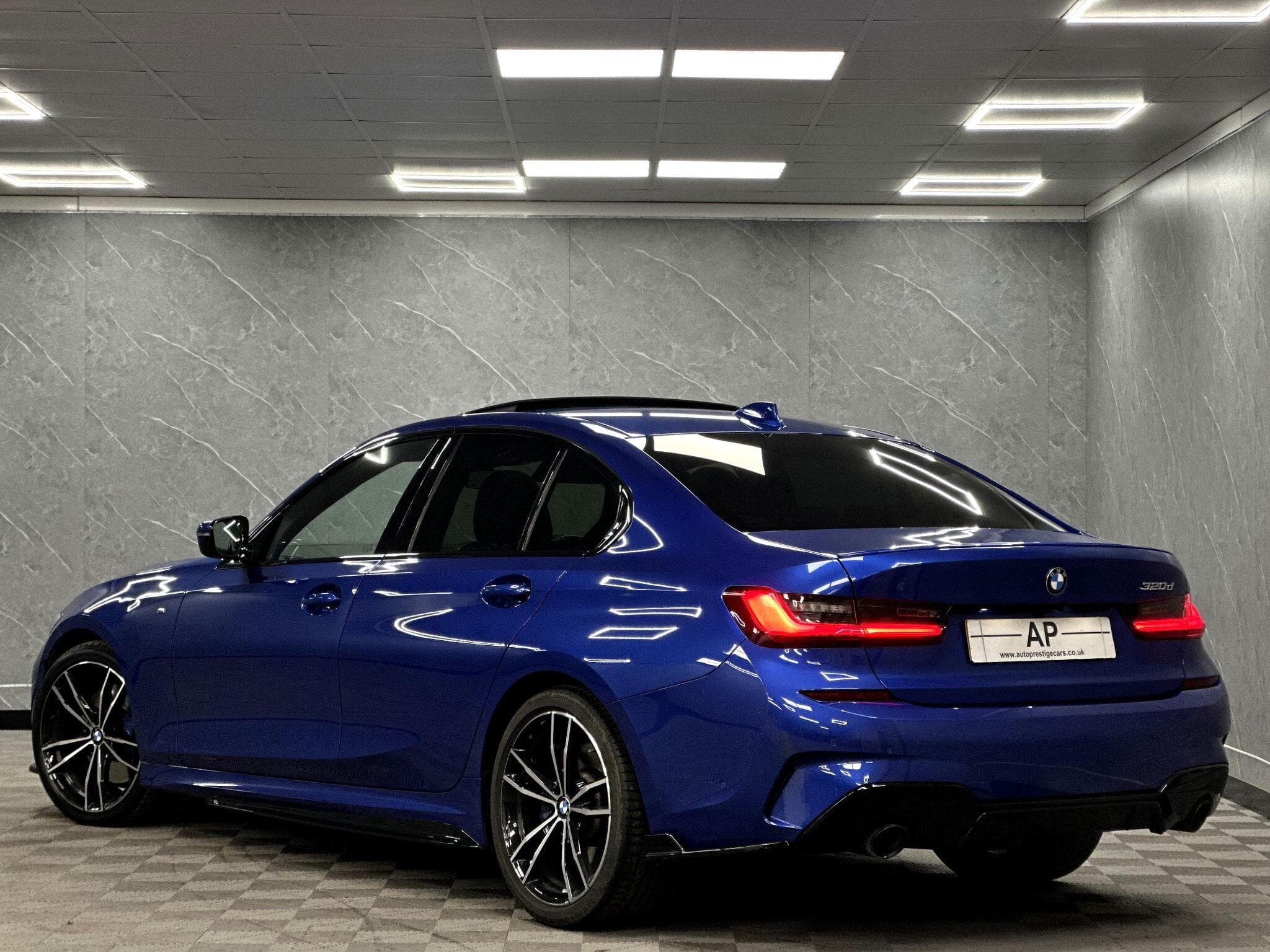 2019 BMW 3 Series - Thumbnail 16