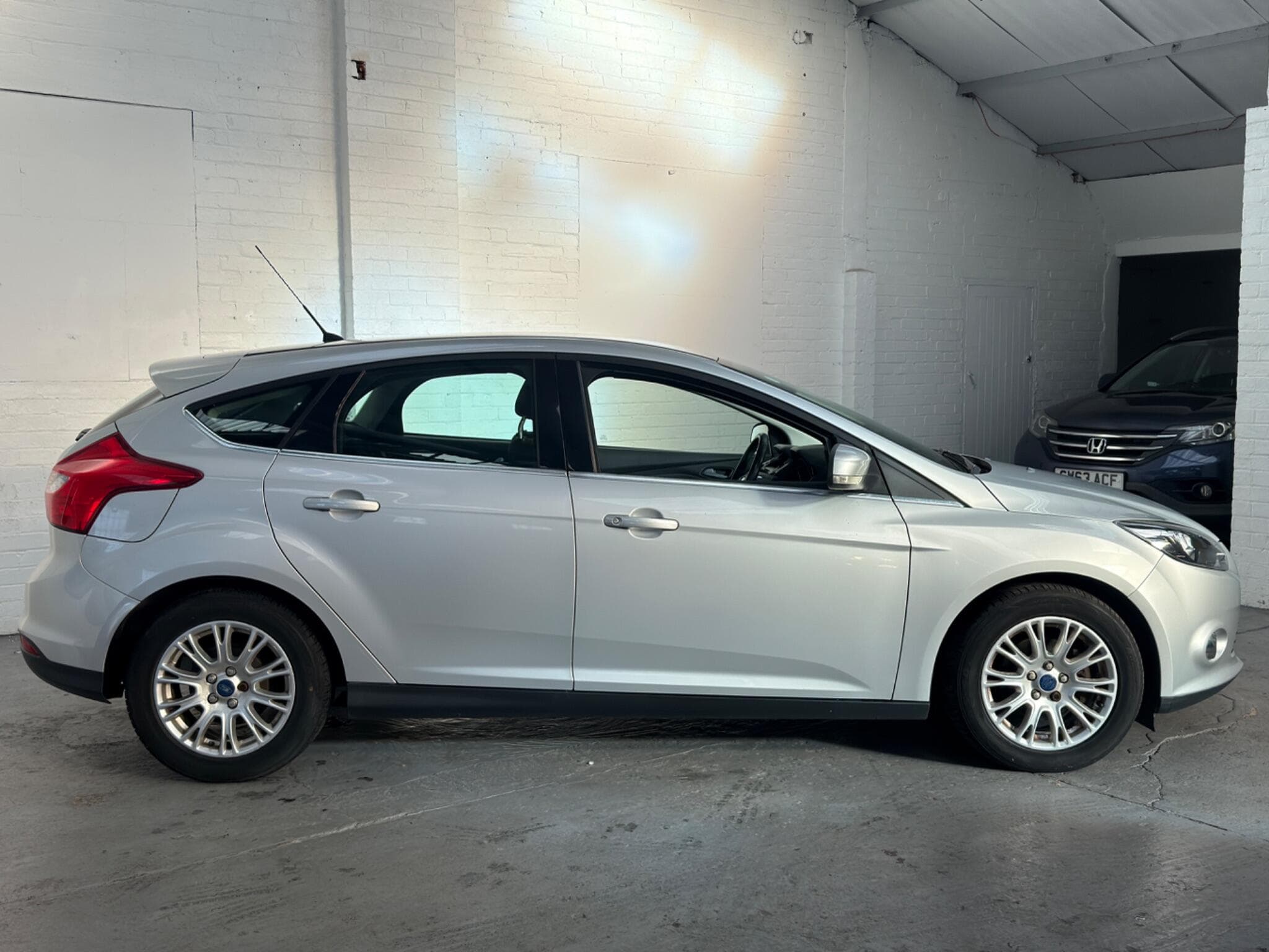 2012 Ford Focus - Thumbnail 11