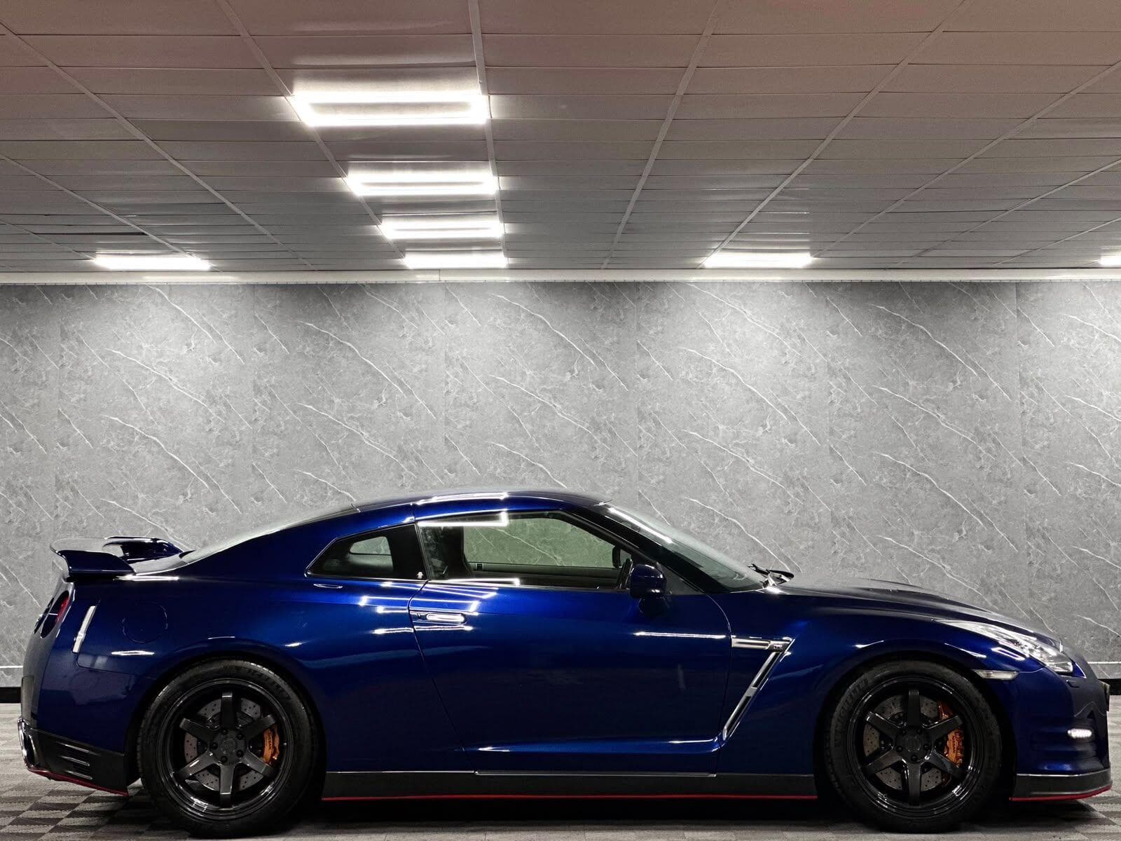 2012 Nissan GT-R - Thumbnail 3